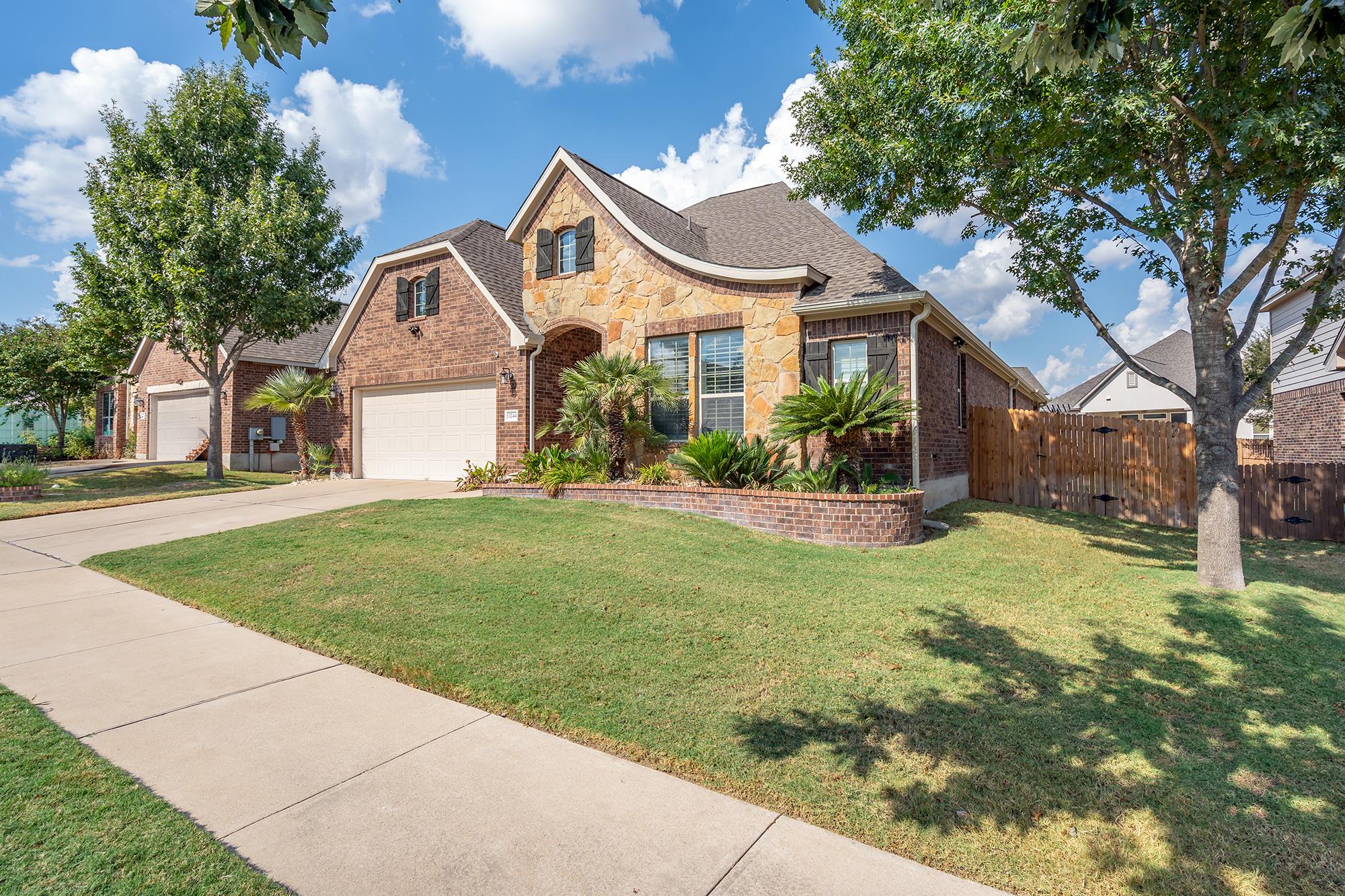 1244 Naranjo DR, Georgetown, TX 78628 photo 2