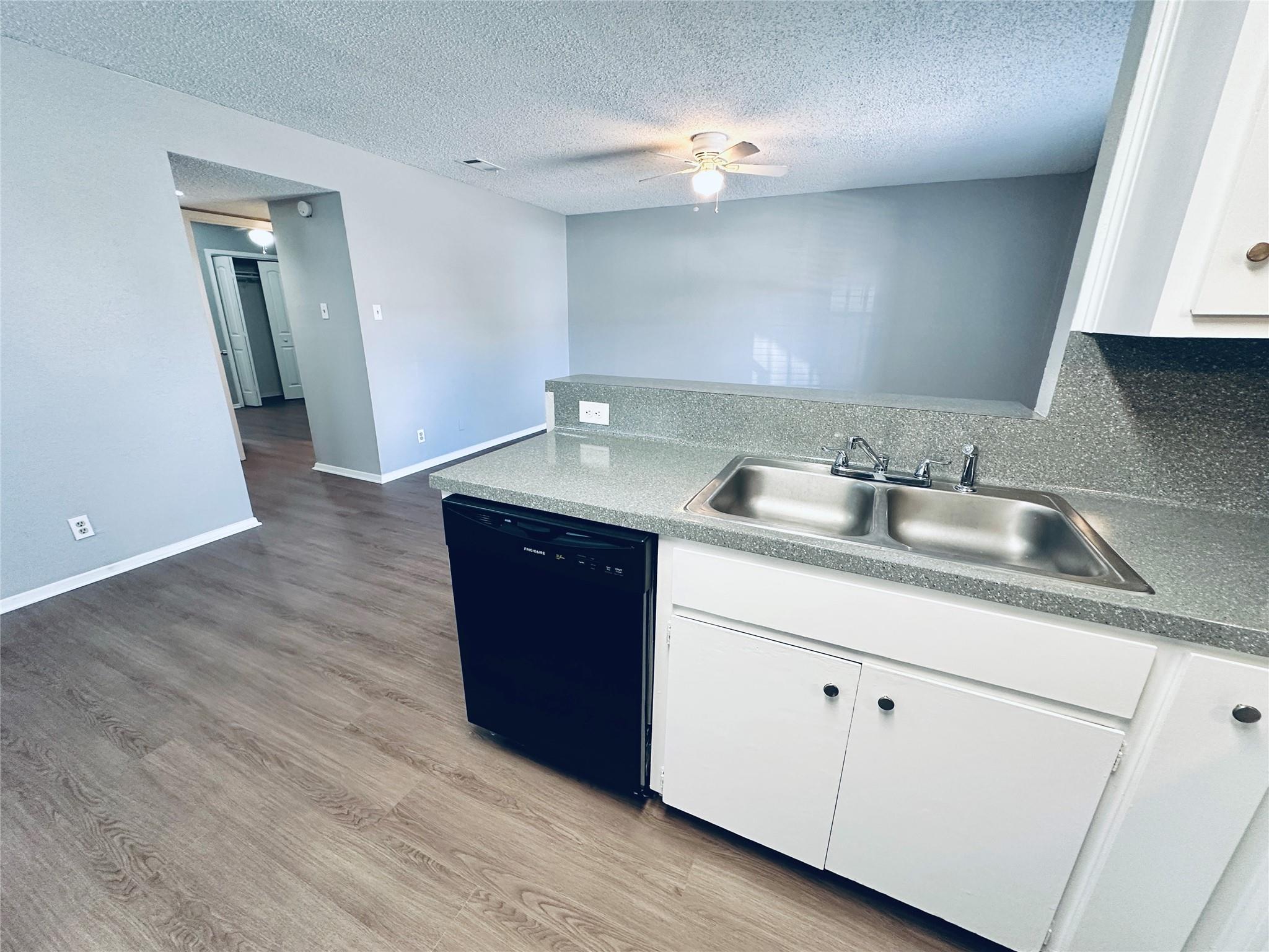5500 Rose Hill CIR #A, Austin, TX 78745 photo 4
