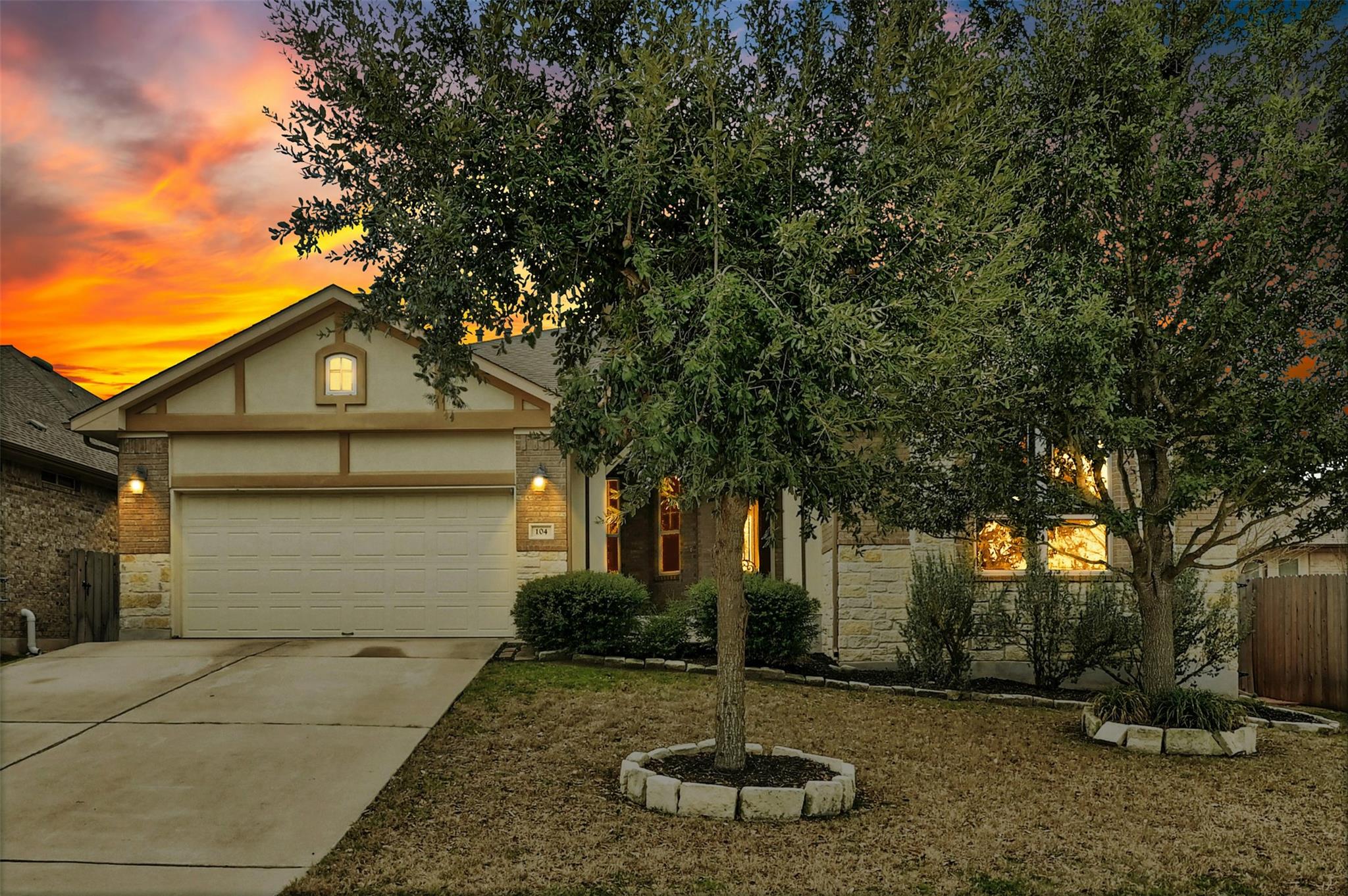 104 Turvey CV, Hutto, TX 78634 photo 2