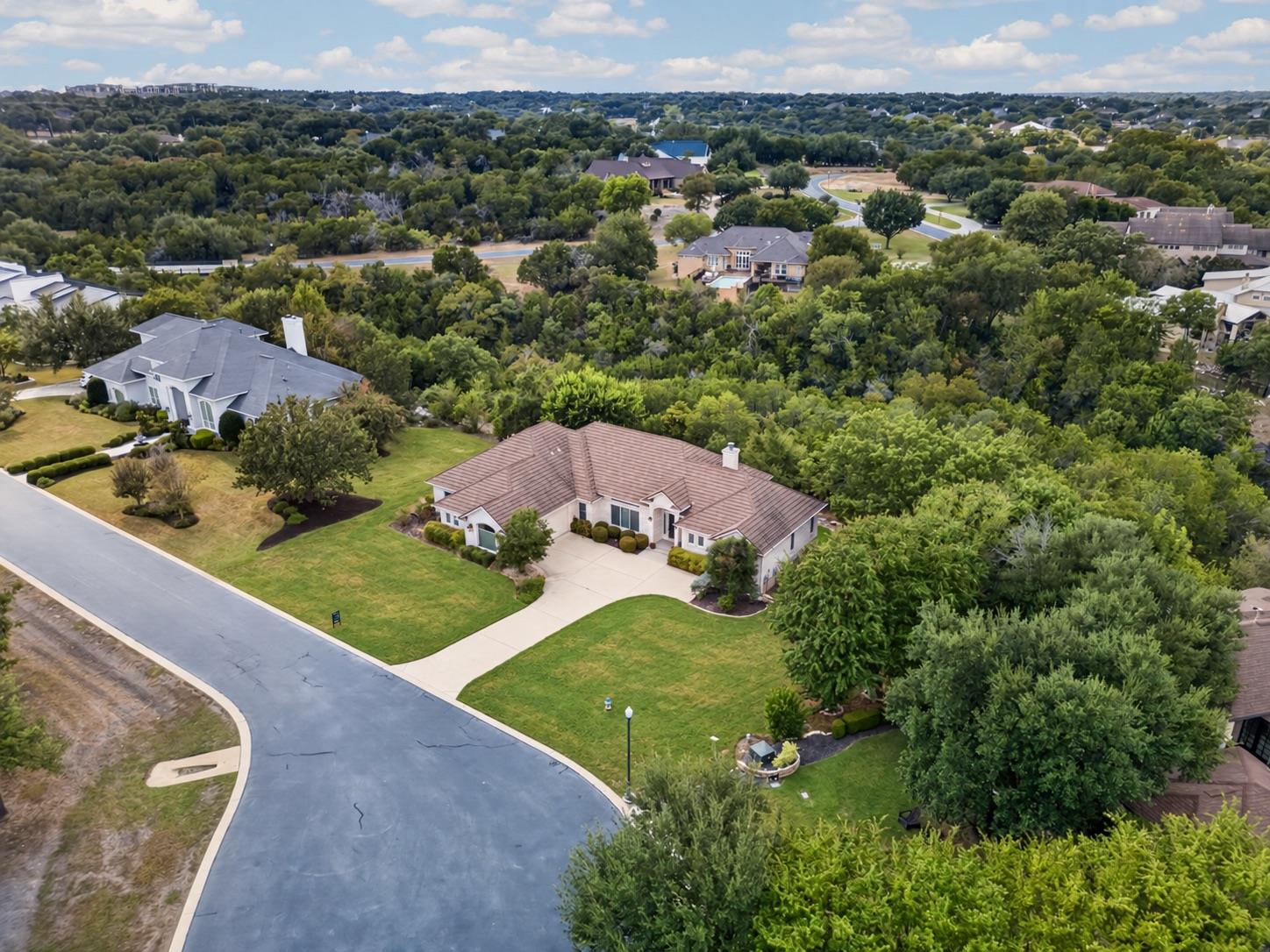 209 Overlook CT, Georgetown, TX 78628 photo 5