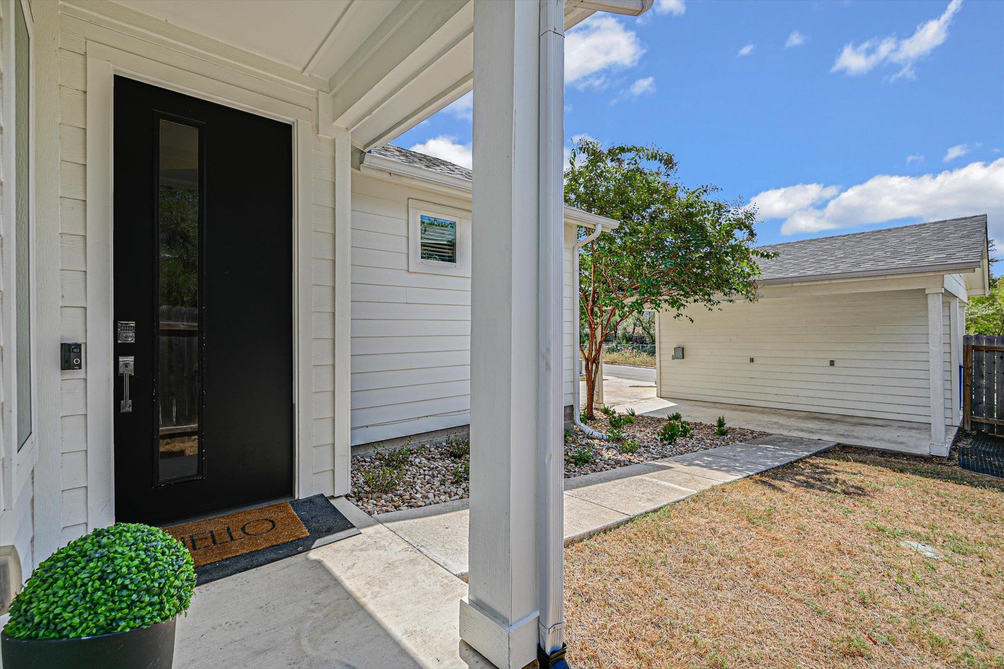 1904 Bunche RD #A, Austin, TX 78721 photo 2