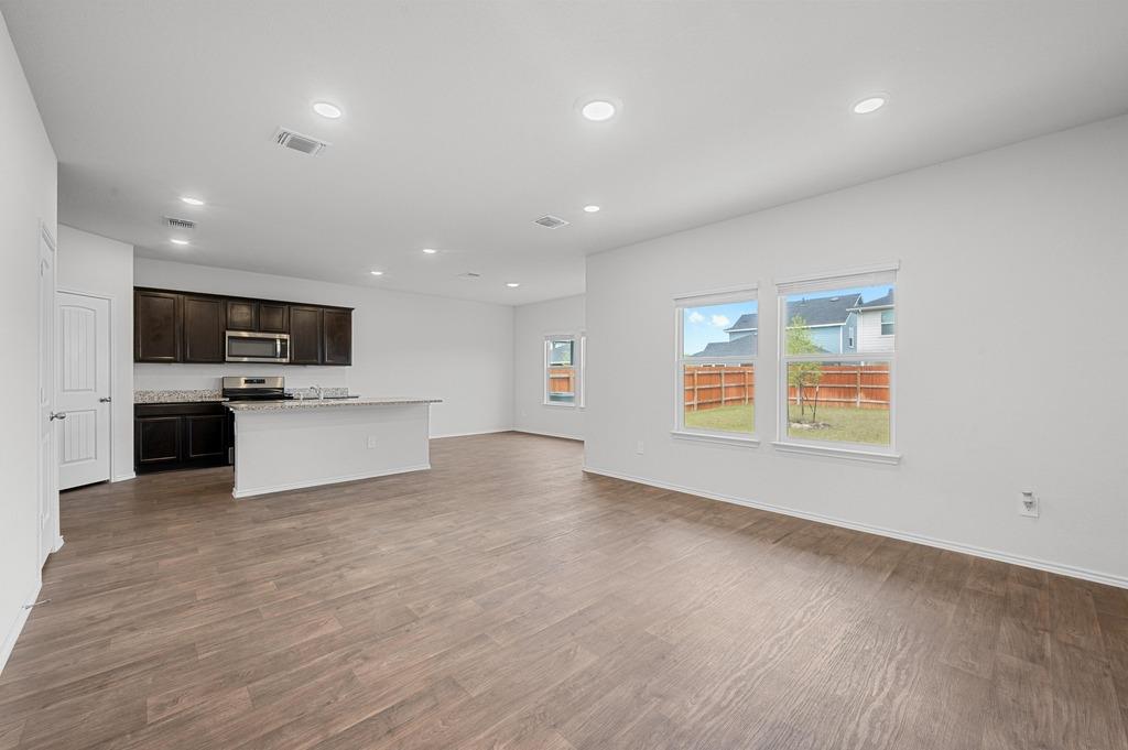 164 Frogmore LOOP, Kyle, TX 78640 photo 4