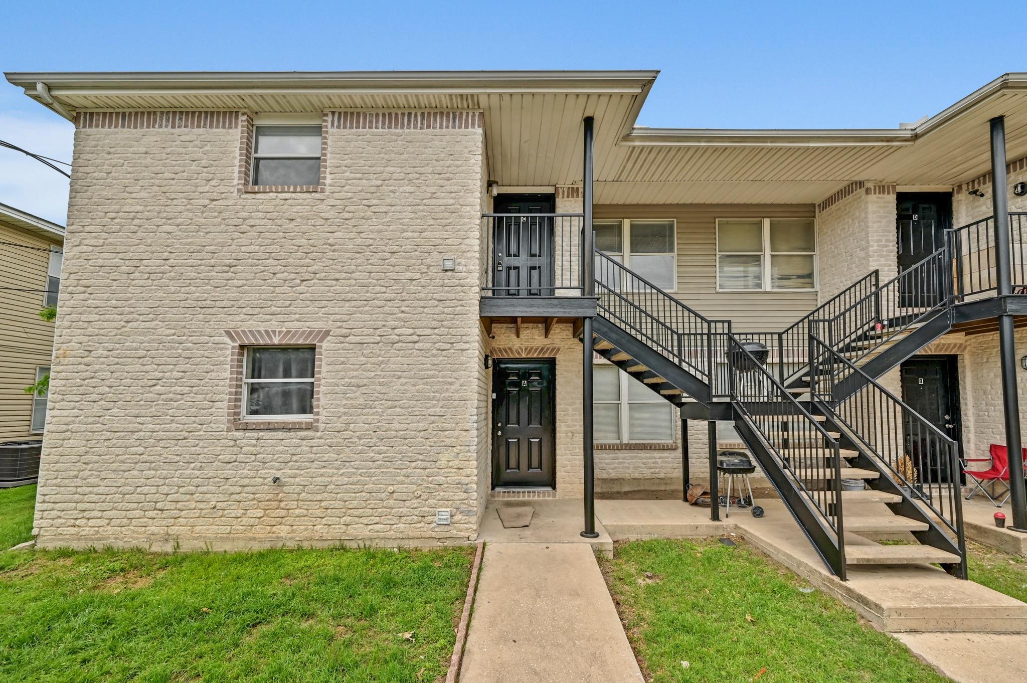 2212 Katy LN, Georgetown, TX 78626 photo 3
