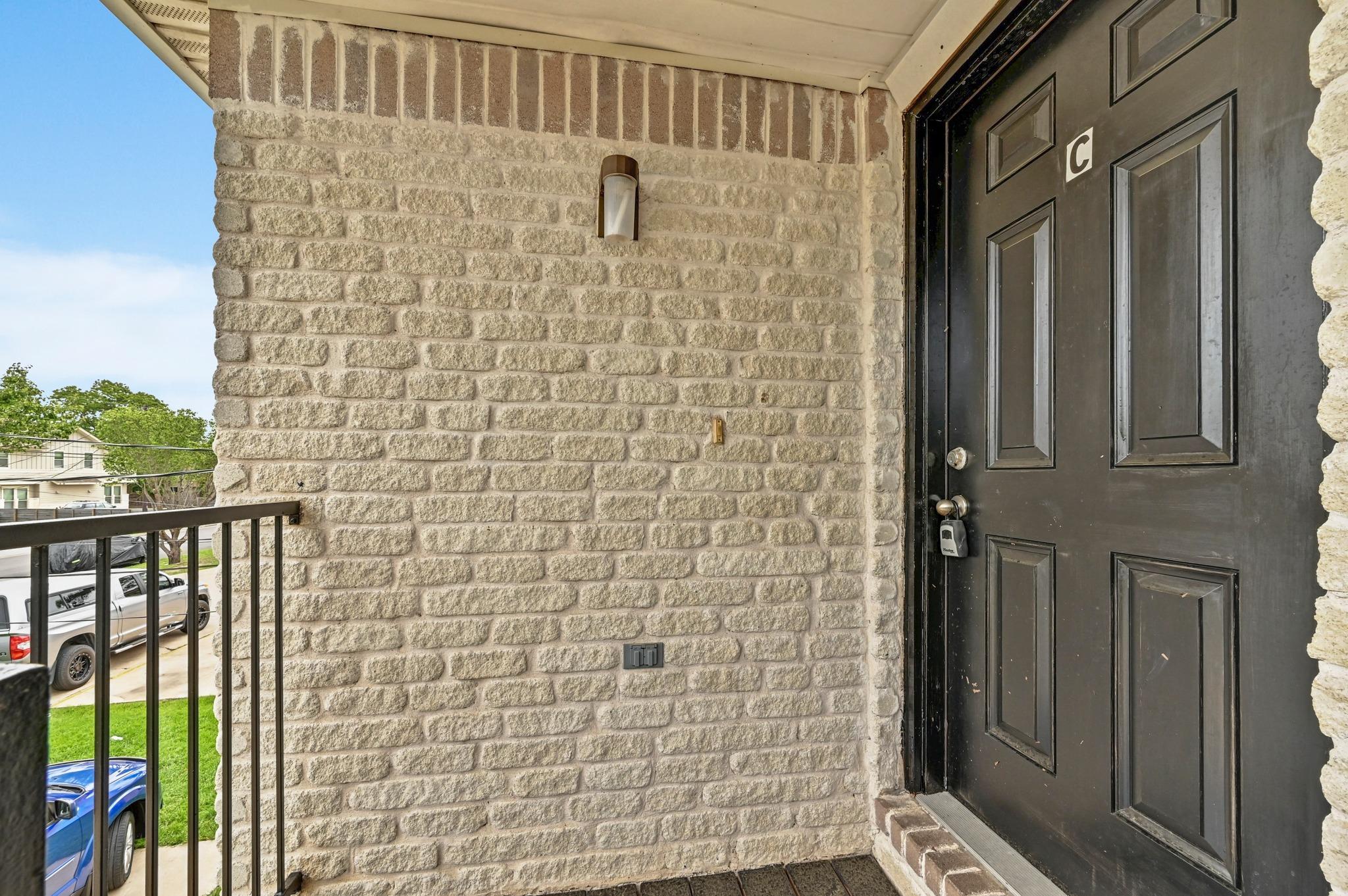 2212 Katy LN, Georgetown, TX 78626 photo 4