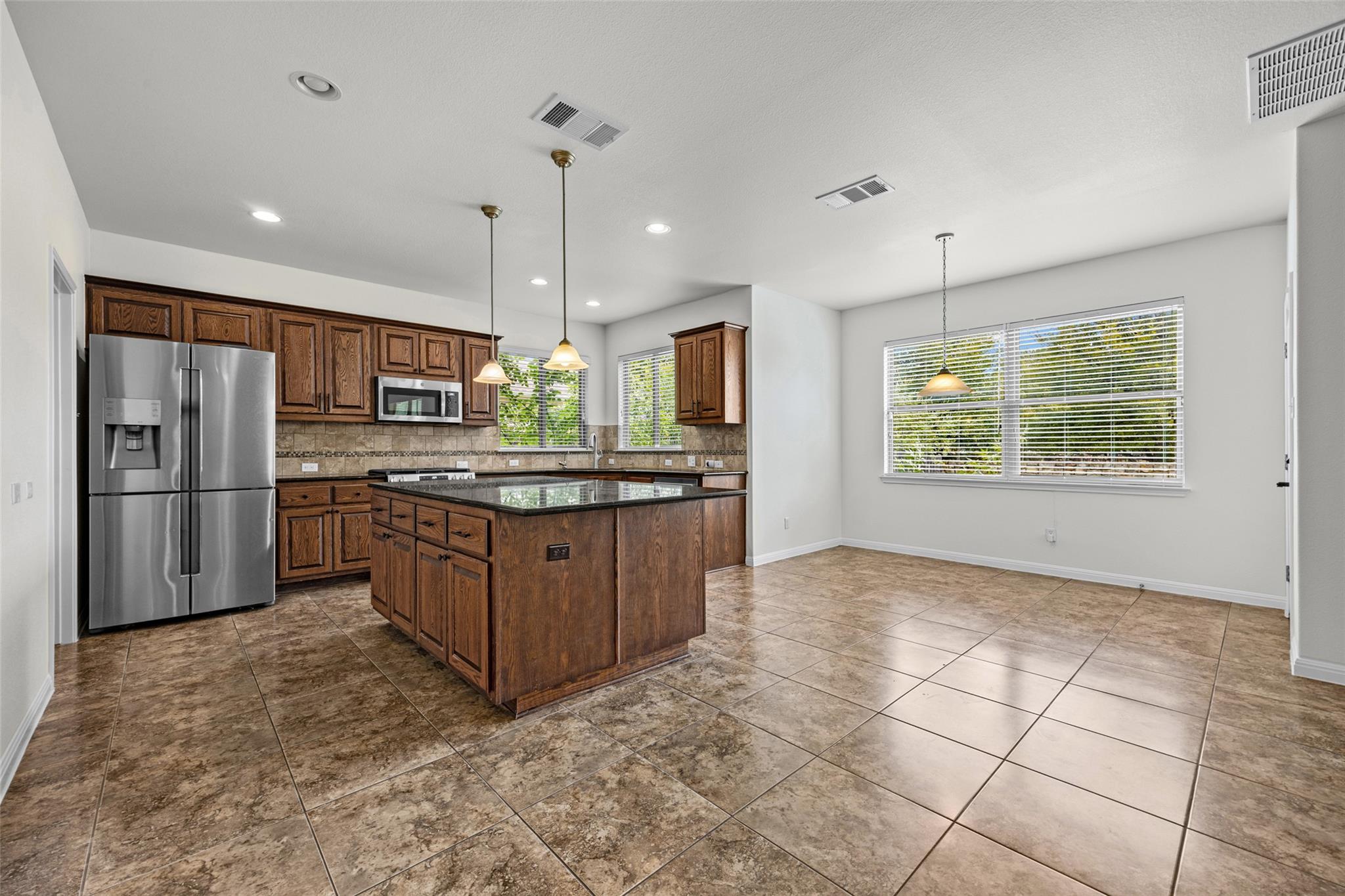 606 Irvin DR, San Marcos, TX 78666 photo 5