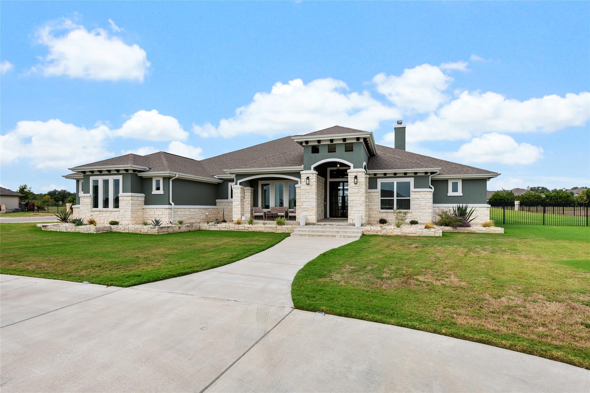 112 Honey Locust CV, Leander, TX 78641 photo 3