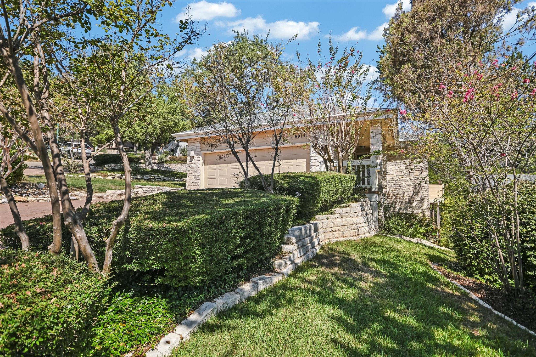 6911 Cat Creek RUN, Austin, TX 78731 photo 2