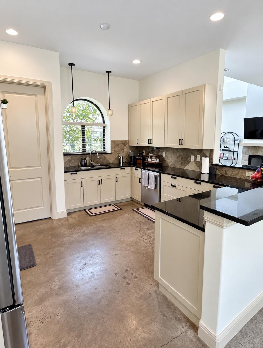 2316 Thornton RD #B, Austin, TX 78704 photo 5