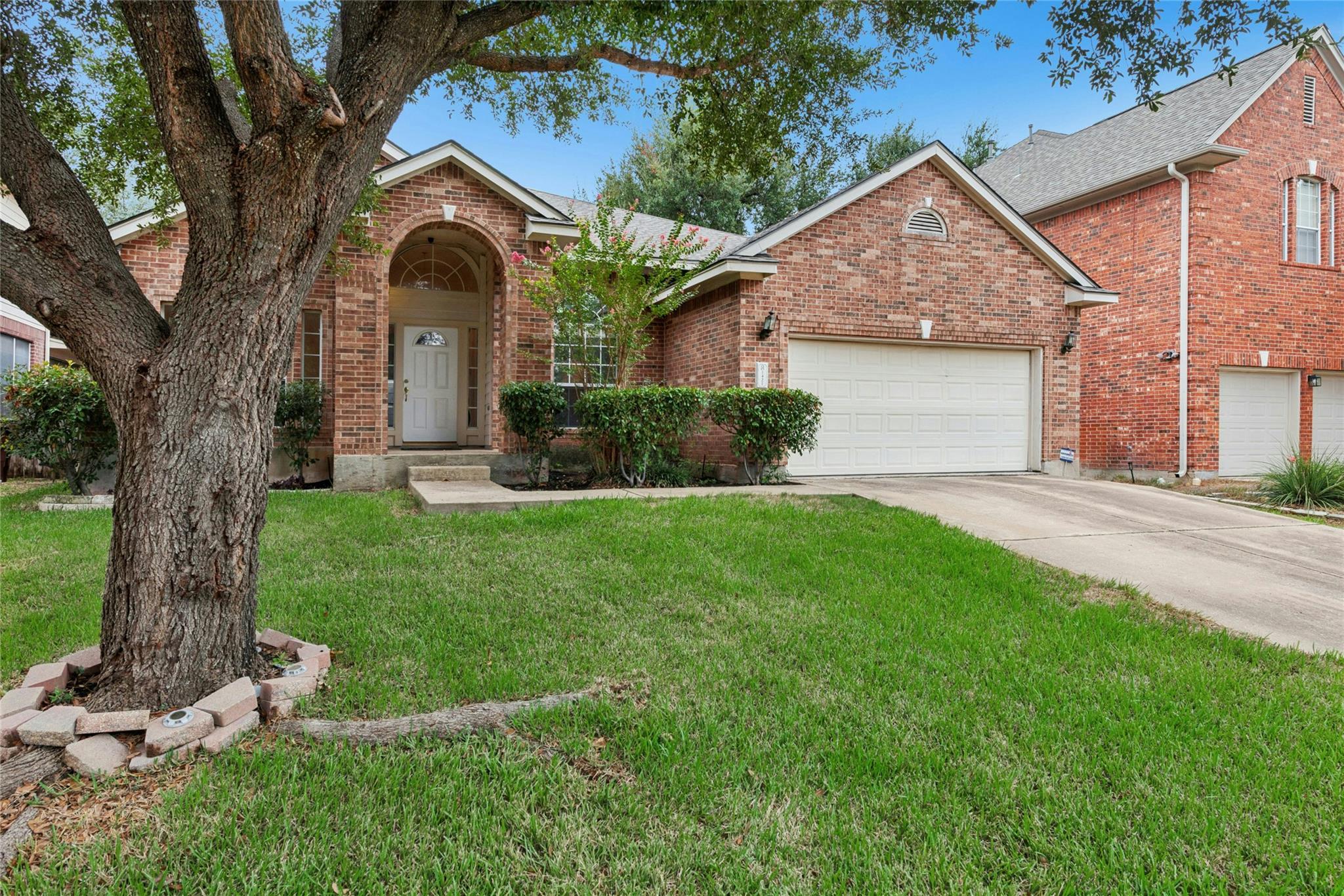 1421 Hargis CRK, Austin, TX 78717 photo 2
