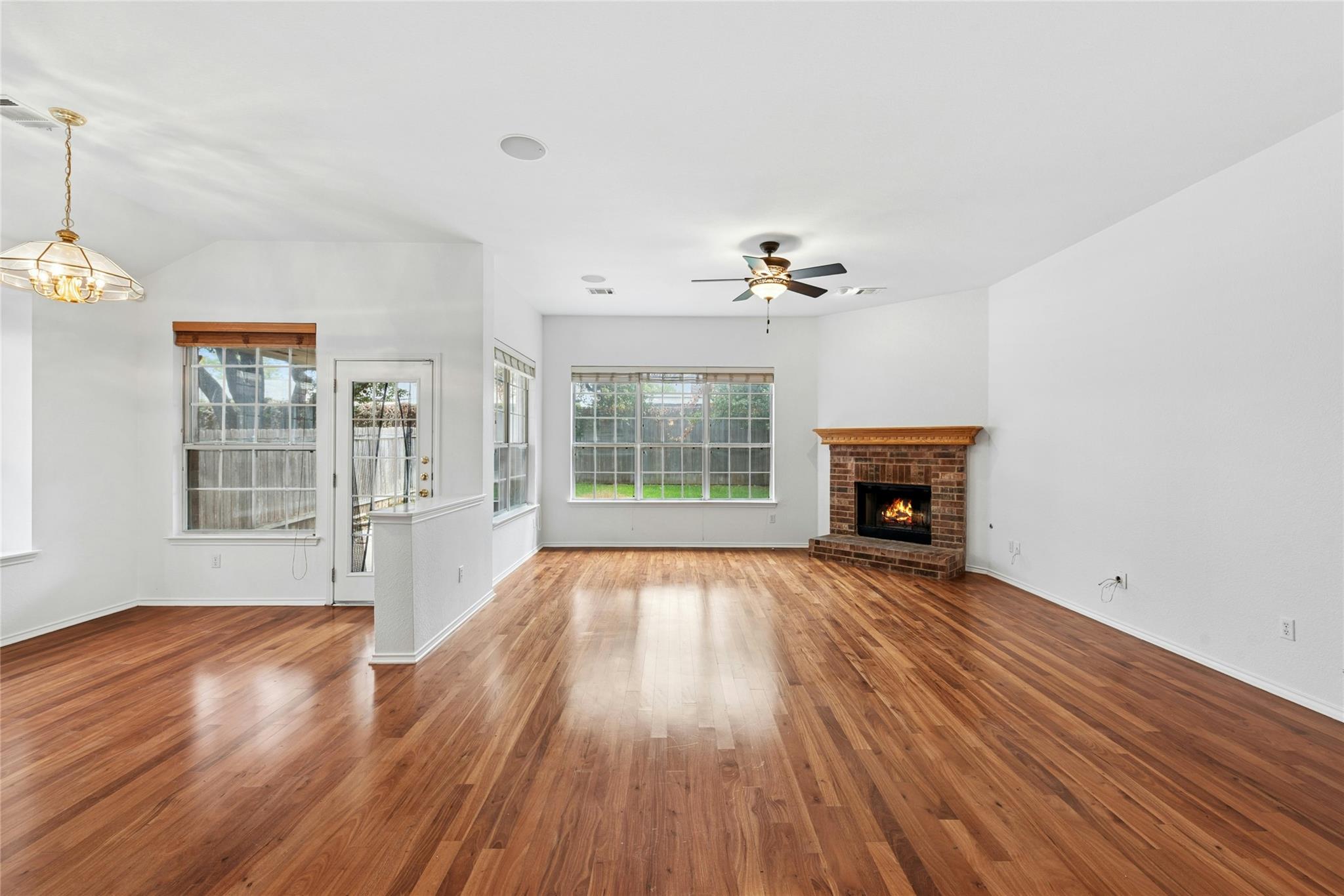 1421 Hargis CRK, Austin, TX 78717 photo 5