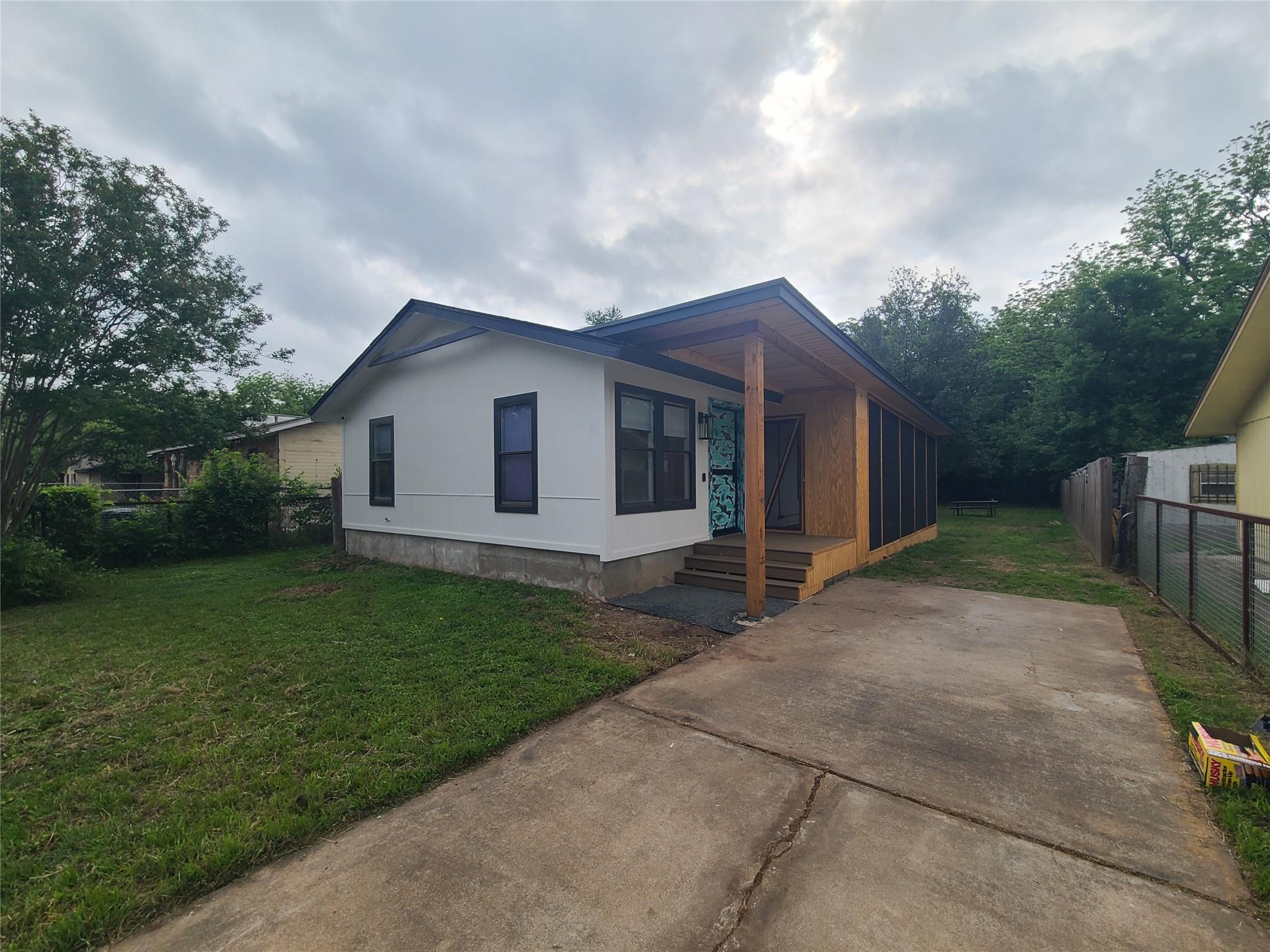 1147 Brookswood Ave, Austin, TX 78721 photo 2