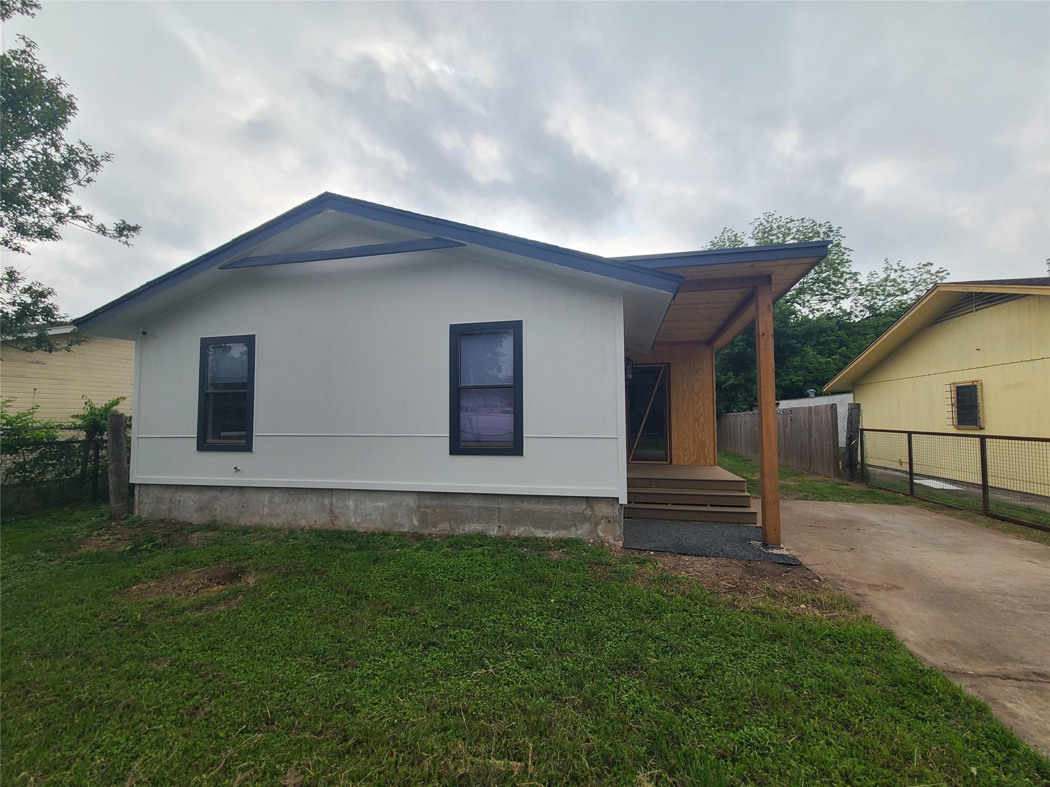 1147 Brookswood Ave, Austin, TX 78721 photo 3