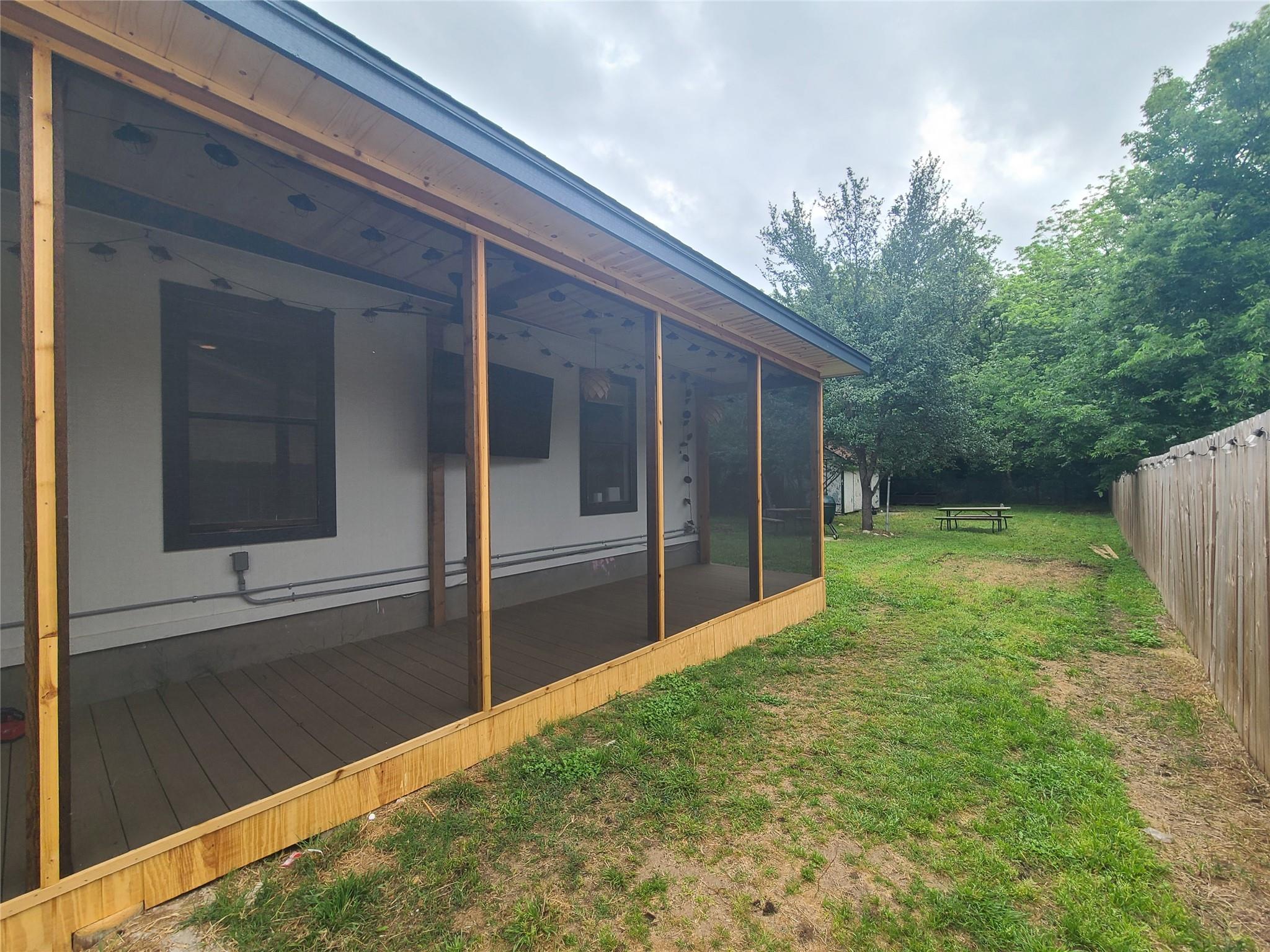 1147 Brookswood Ave, Austin, TX 78721 photo 4