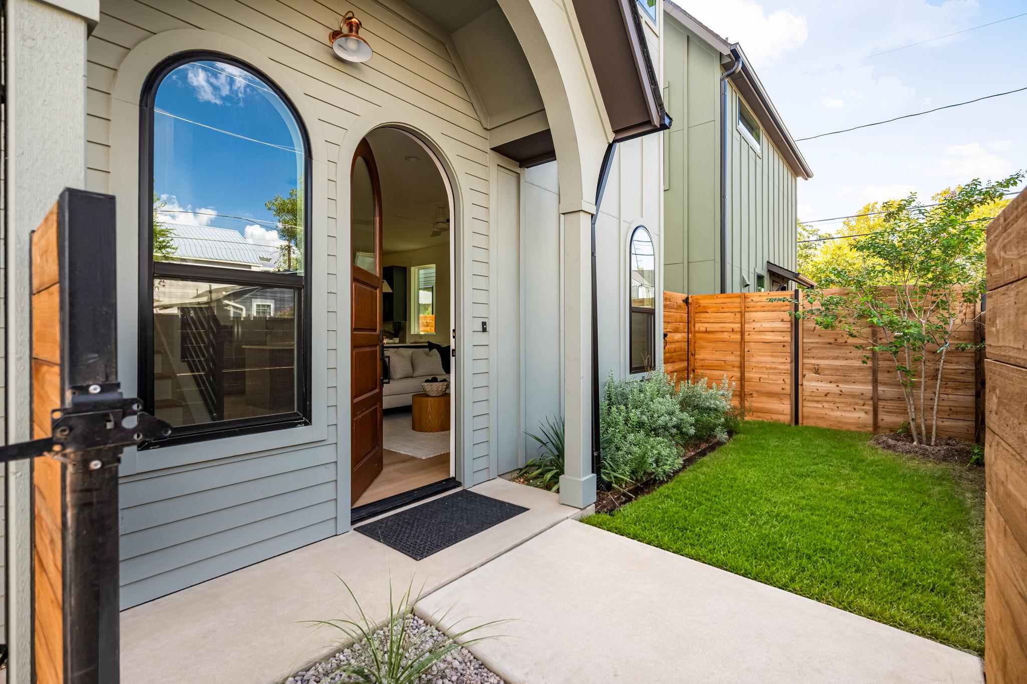 4901 Lott Ave, Austin, TX 78721 photo 2
