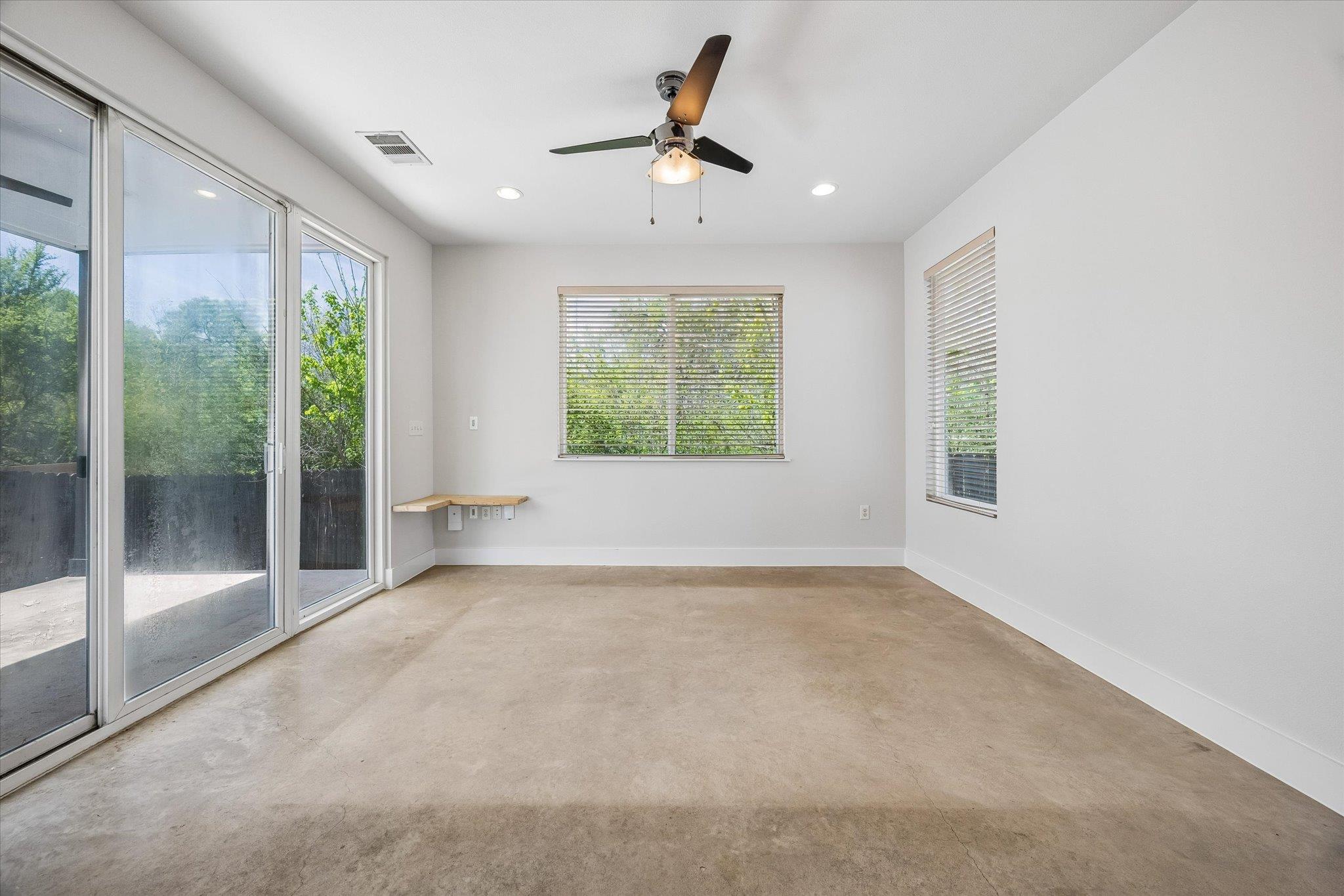 1182 Ridgeway DR #B, Austin, TX 78702 photo 2