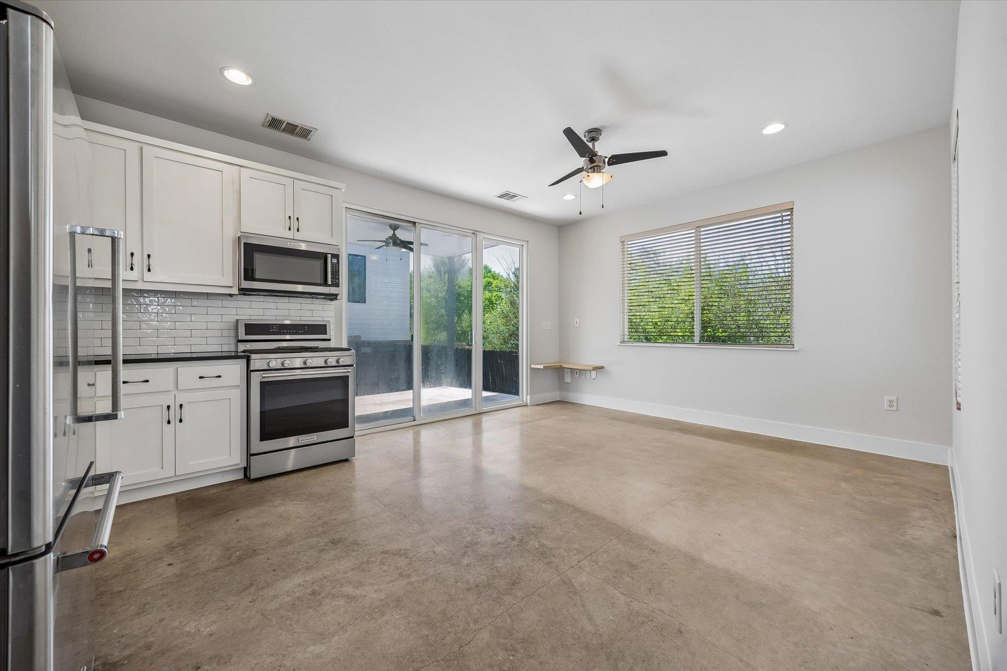 1182 Ridgeway DR #B, Austin, TX 78702 photo 4