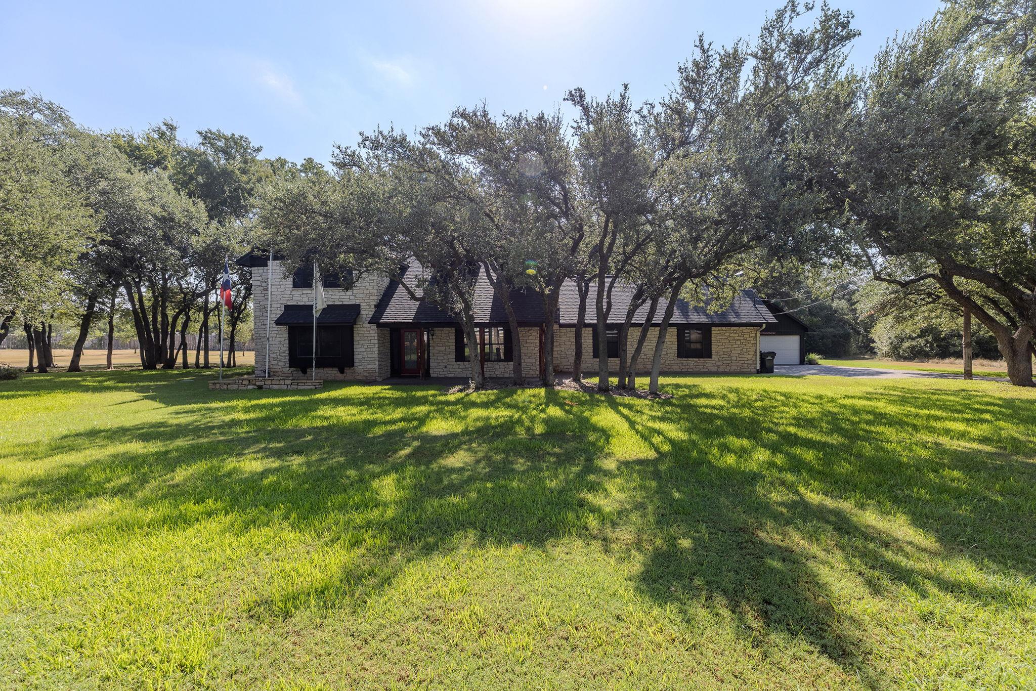 102 Independence DR, Liberty Hill, TX 78642 photo 5