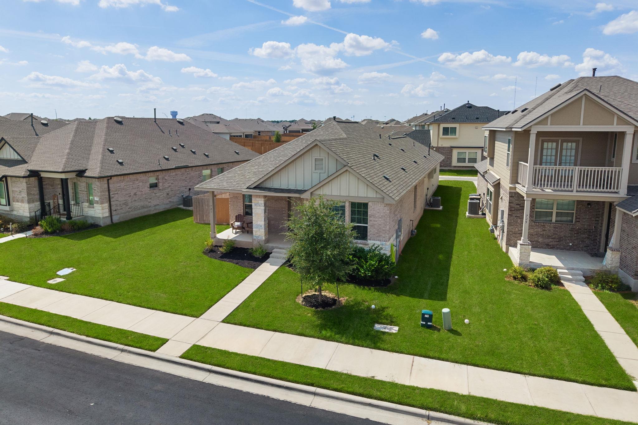 721 Paddock LN, Georgetown, TX 78626 photo 5
