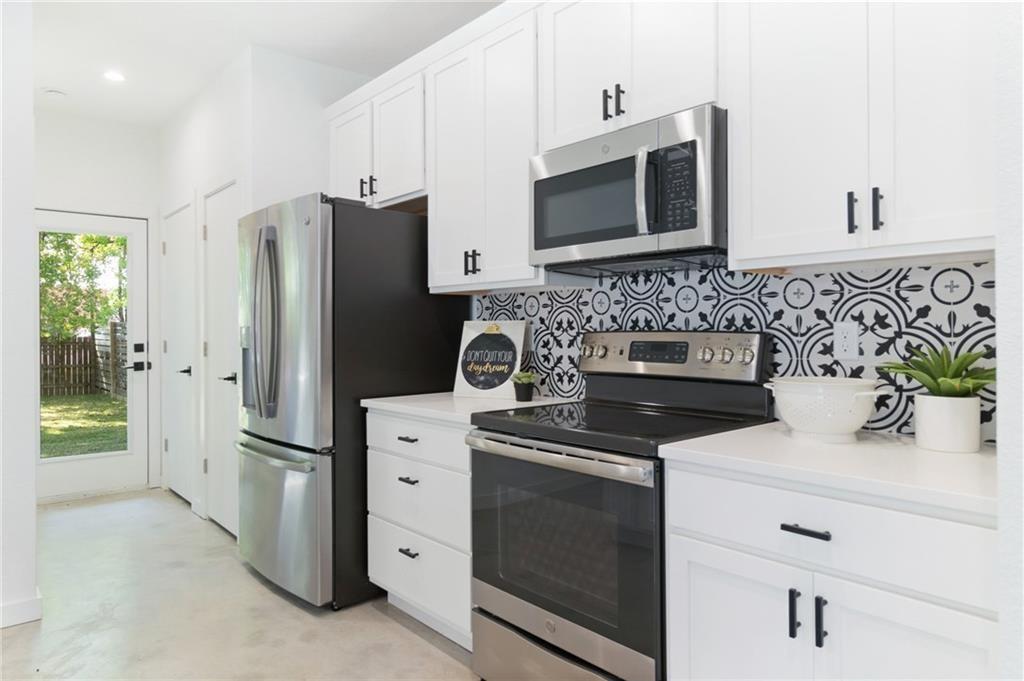 1144 Gunter ST #202, Austin, TX 78721 photo 2