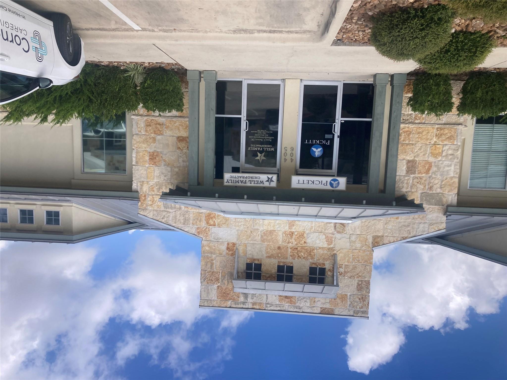 1913 Dutton Dr Condominium