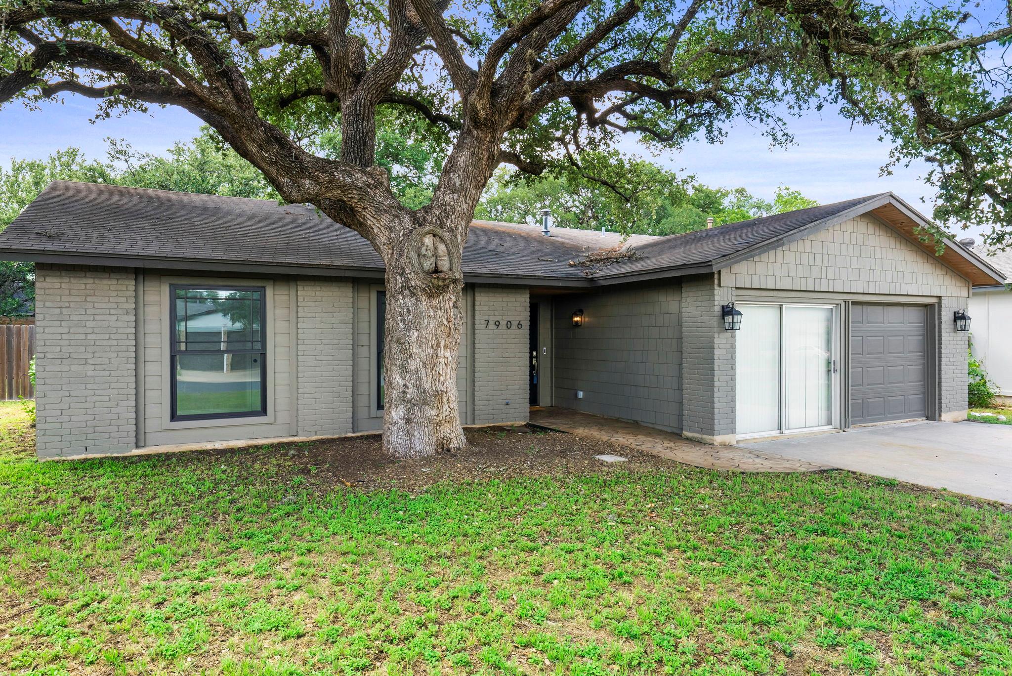 7906 Wycombe DR, Austin, TX 78749 photo 2