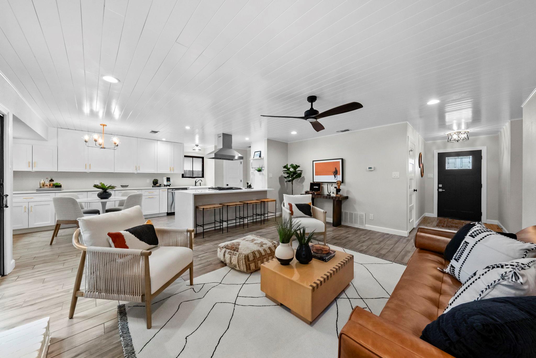 7906 Wycombe DR, Austin, TX 78749 photo 4
