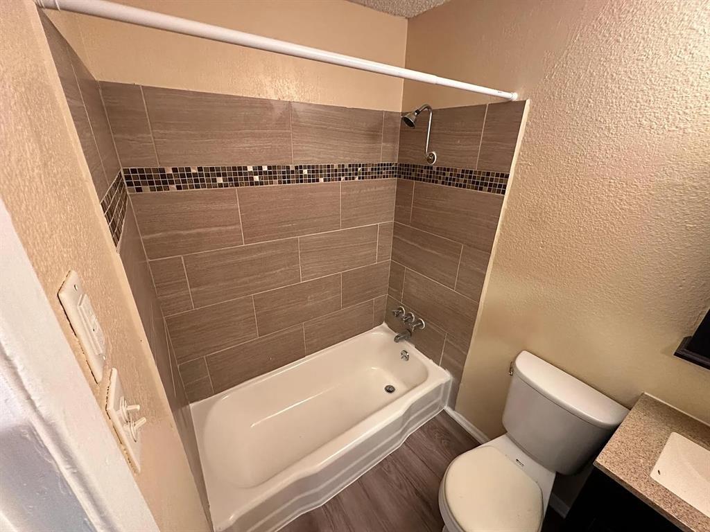2401 Manor RD #220, Austin, TX 78722 photo 3