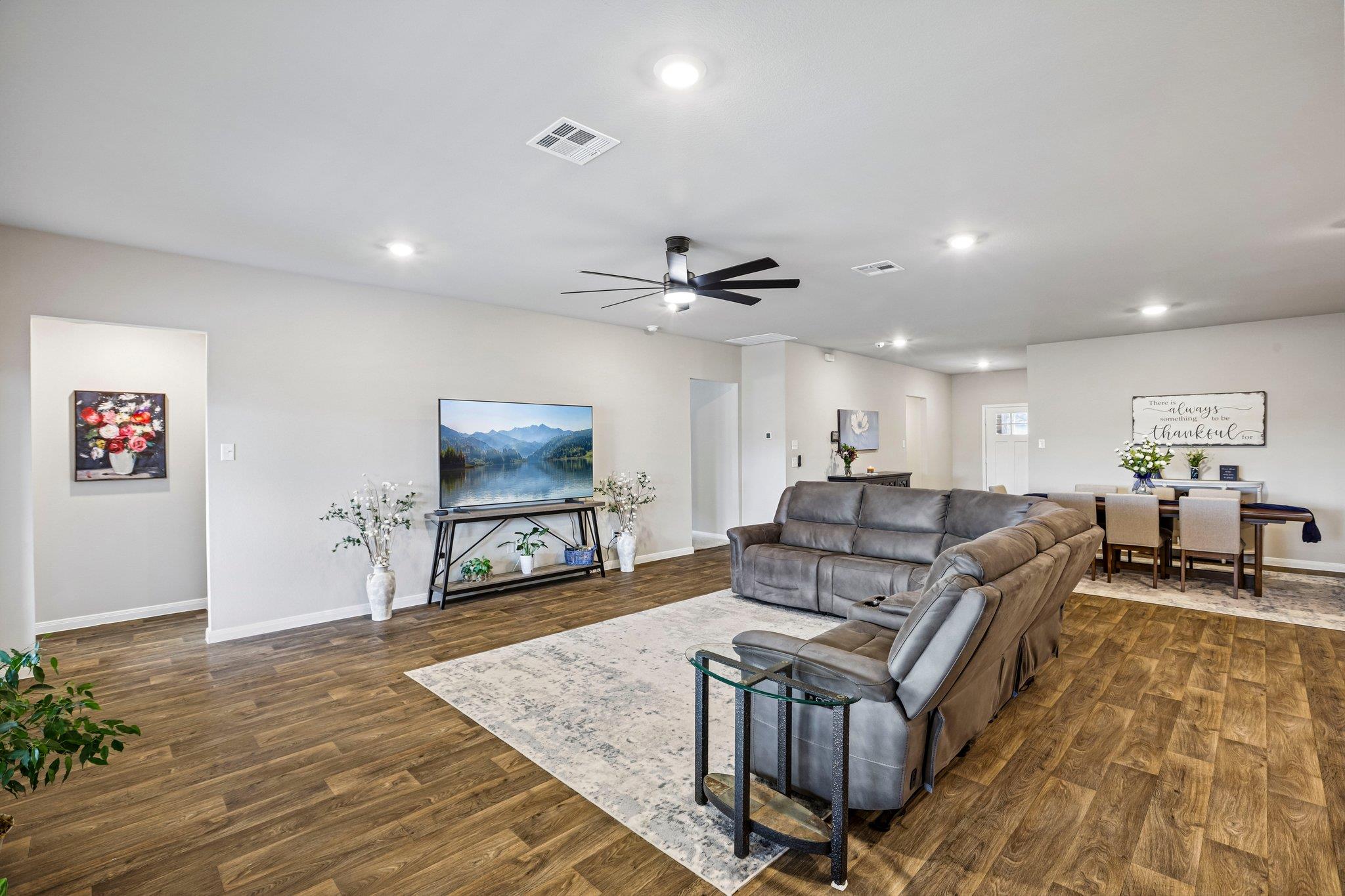 565 Apache Plum DR, Kyle, TX 78640 photo 3