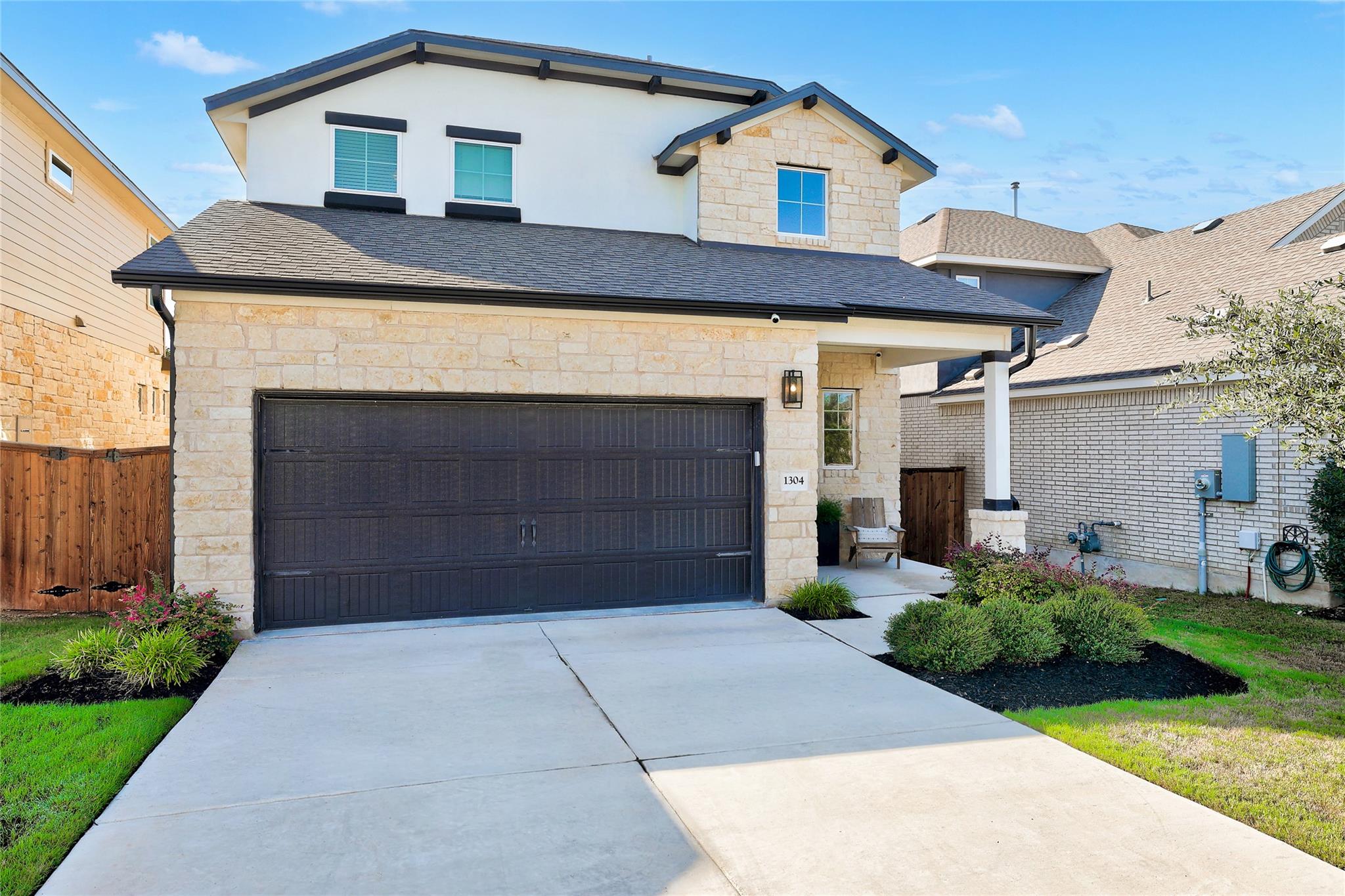 1304 Kneehigh LN, Georgetown, TX 78633 photo 2