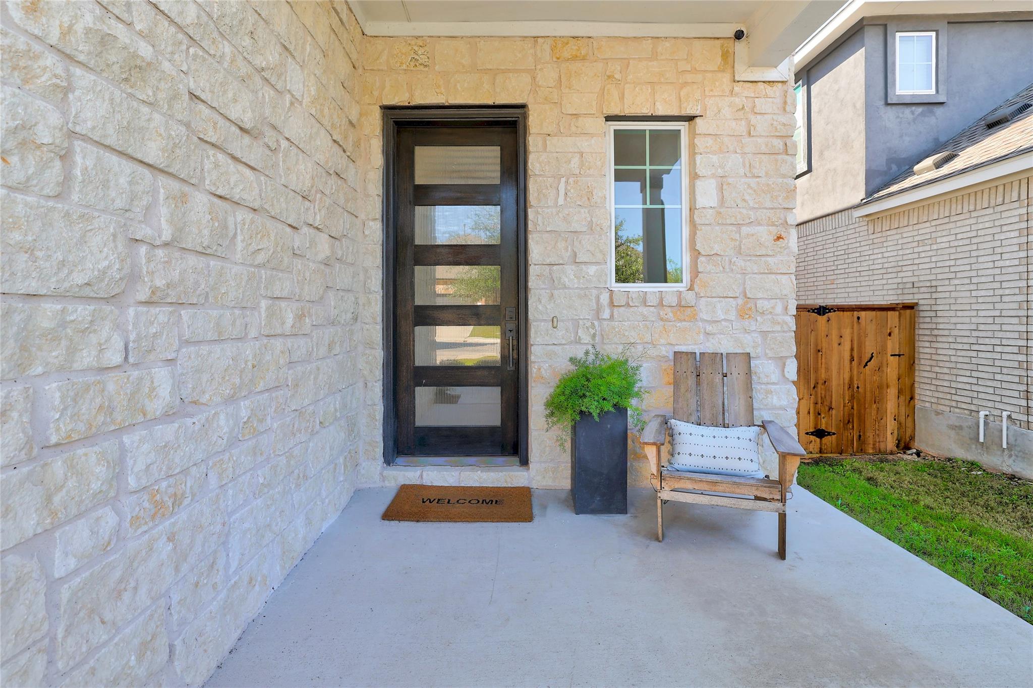 1304 Kneehigh LN, Georgetown, TX 78633 photo 3