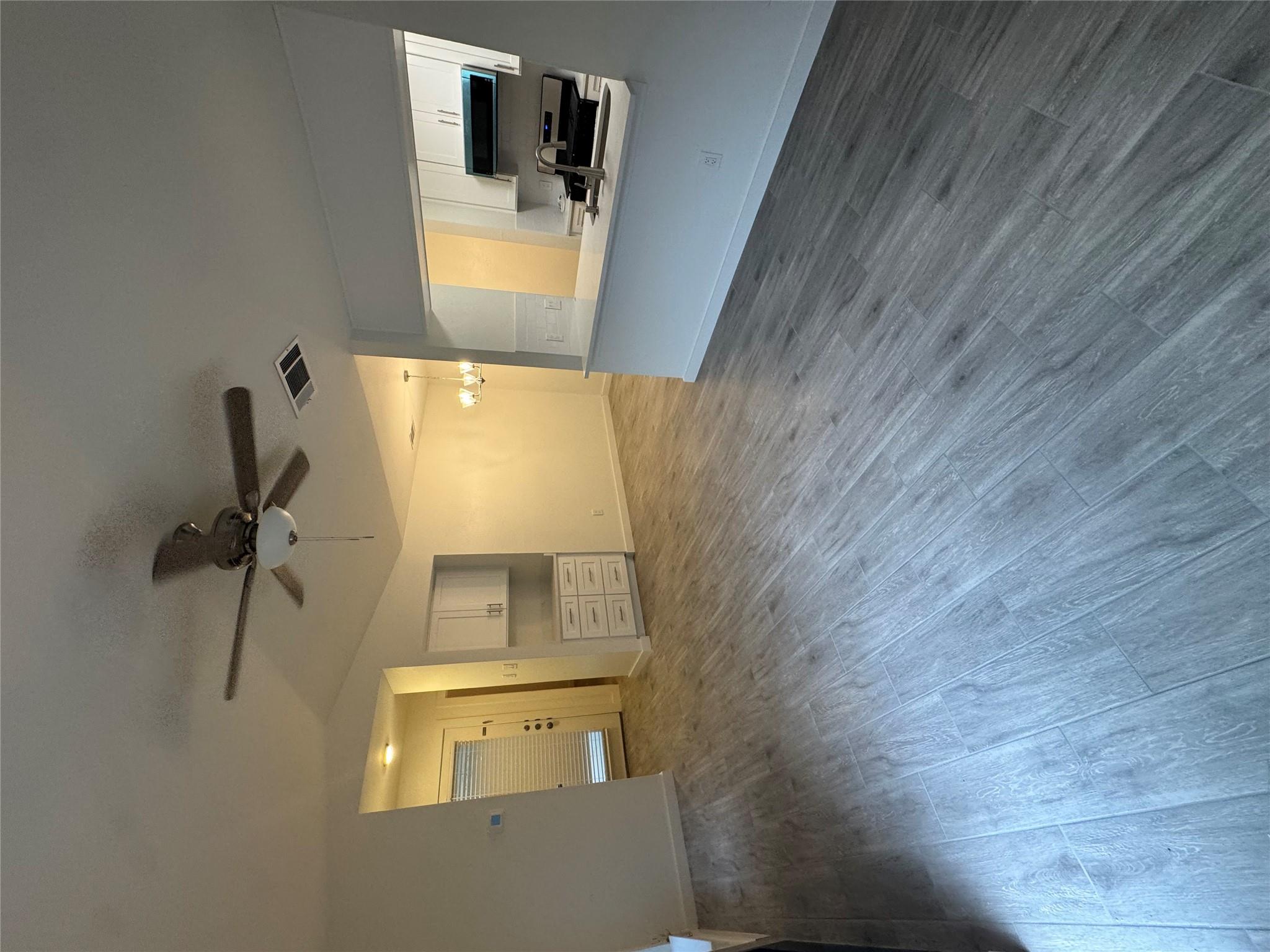 3617 Leafield DR #B, Austin, TX 78749 photo 3