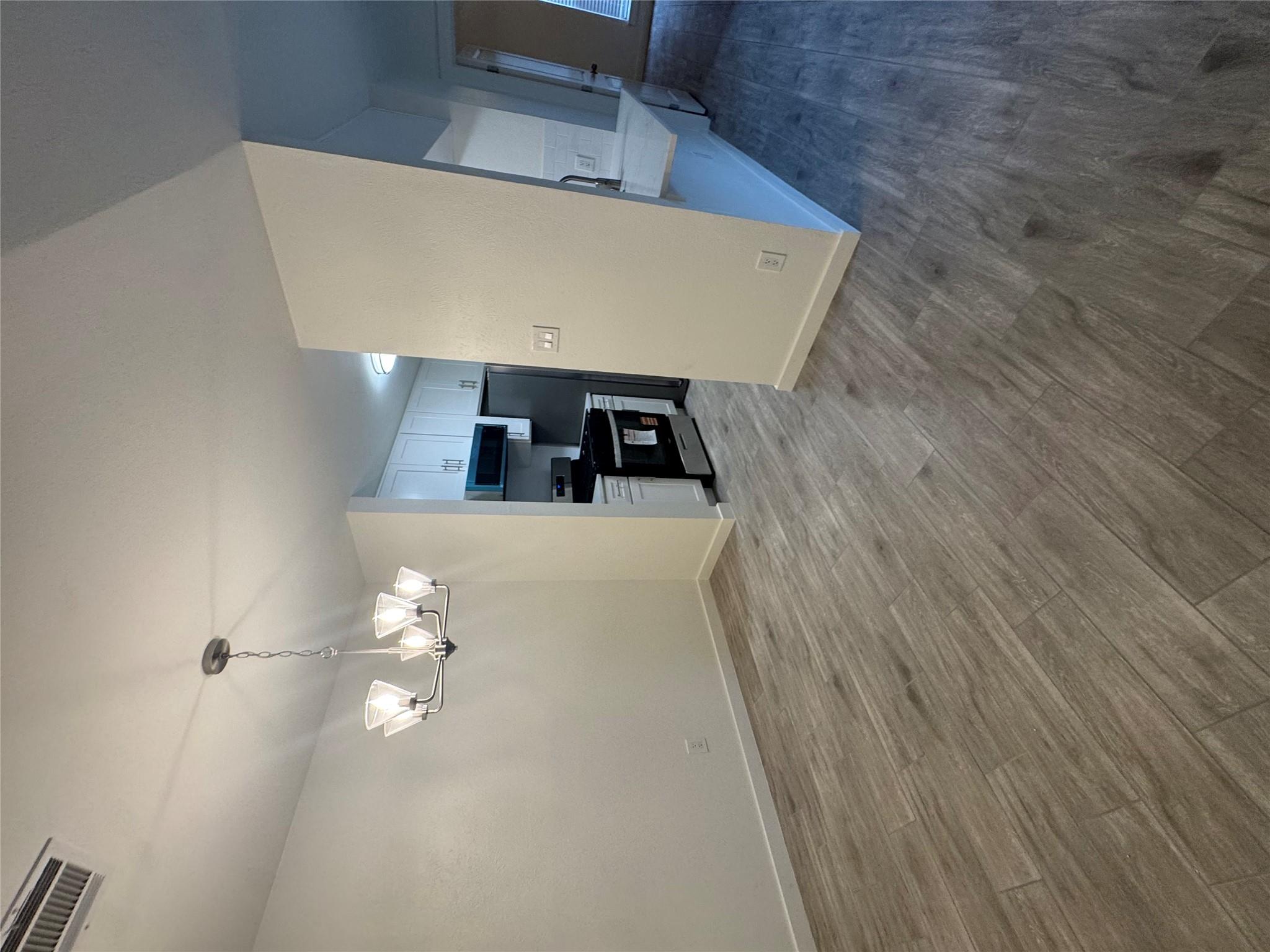 3617 Leafield DR #B, Austin, TX 78749 photo 4
