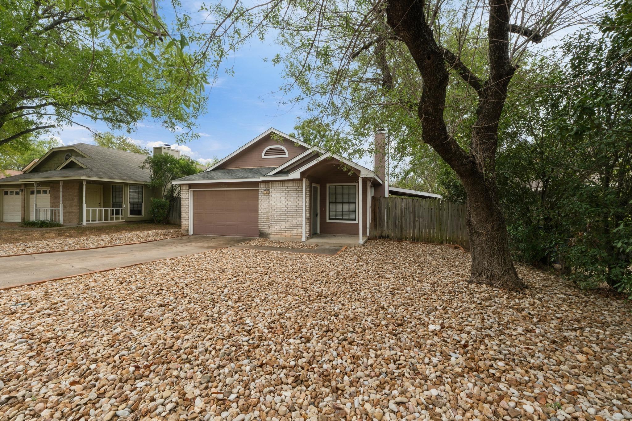12323 Emery Oaks RD, Austin, TX 78758 photo 2
