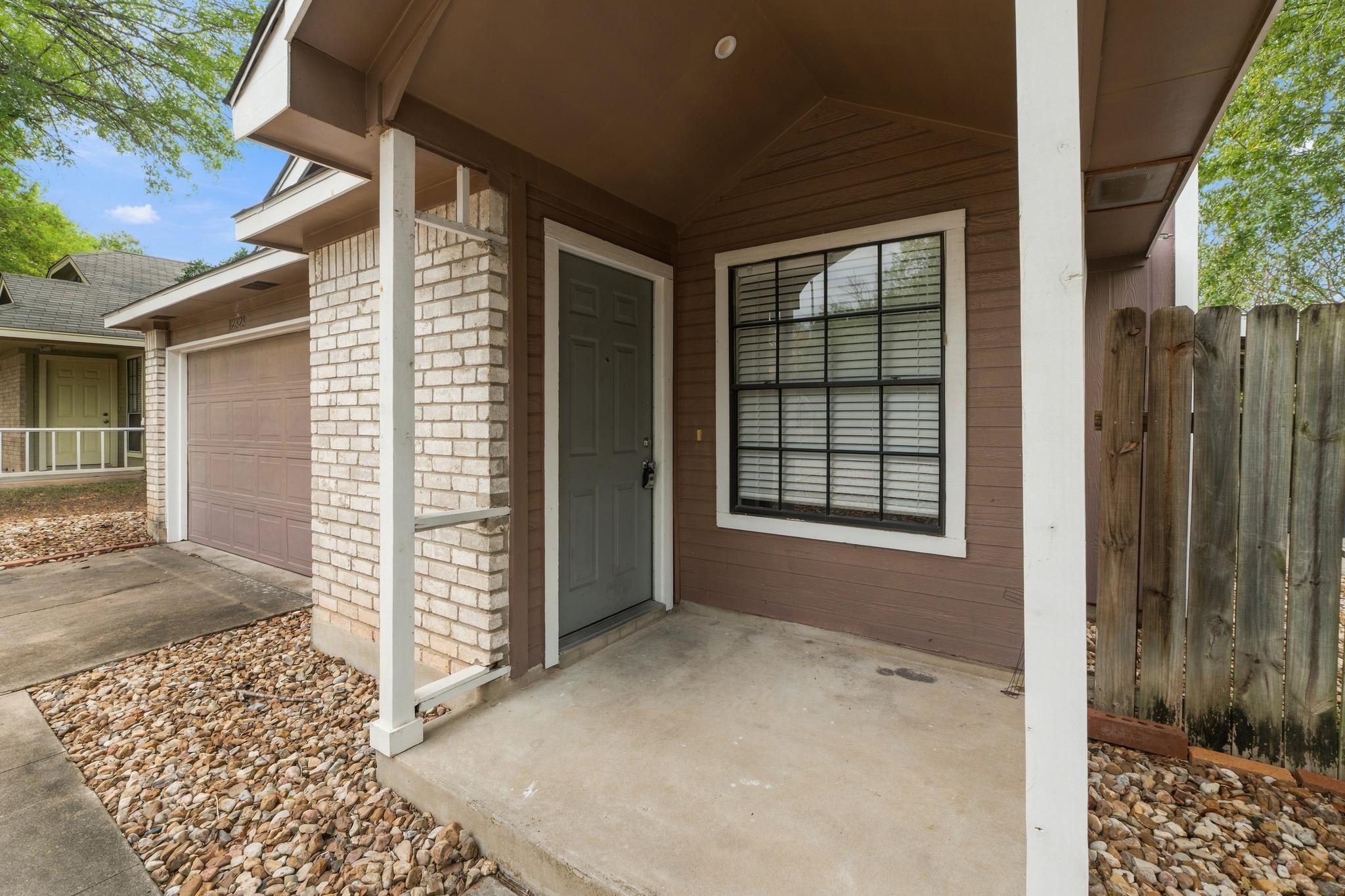 12323 Emery Oaks RD, Austin, TX 78758 photo 3