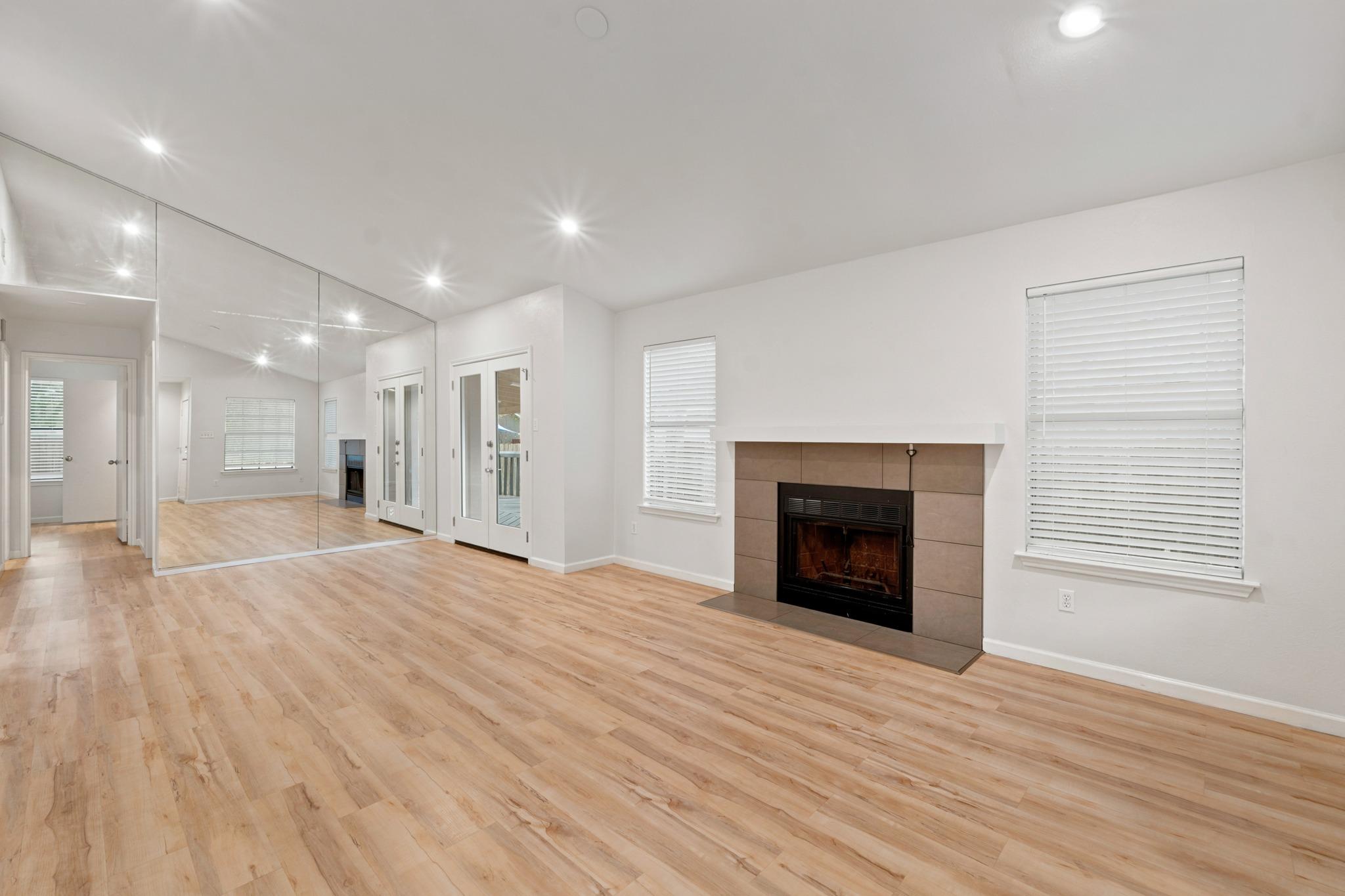12323 Emery Oaks RD, Austin, TX 78758 photo 5