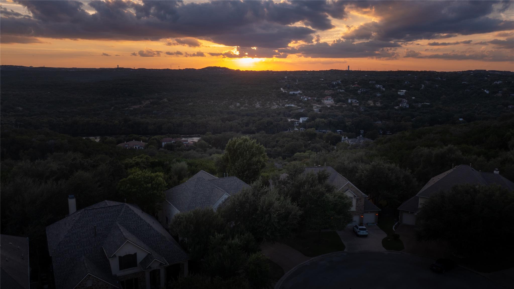 13013 Bloomfield Hills LN, Austin, TX 78732 photo 2