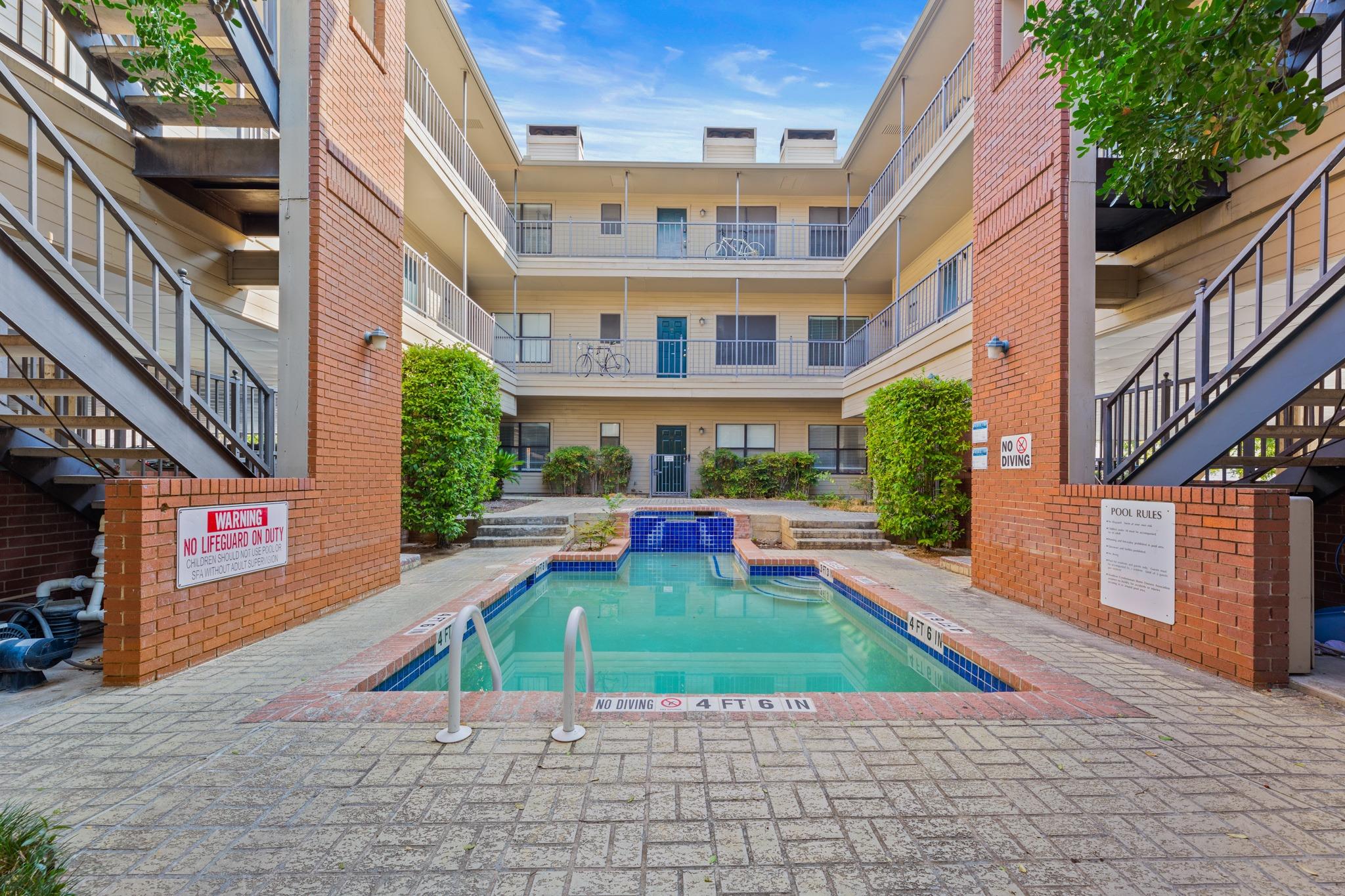 106 30th ST #308, Austin, TX 78705 photo 2