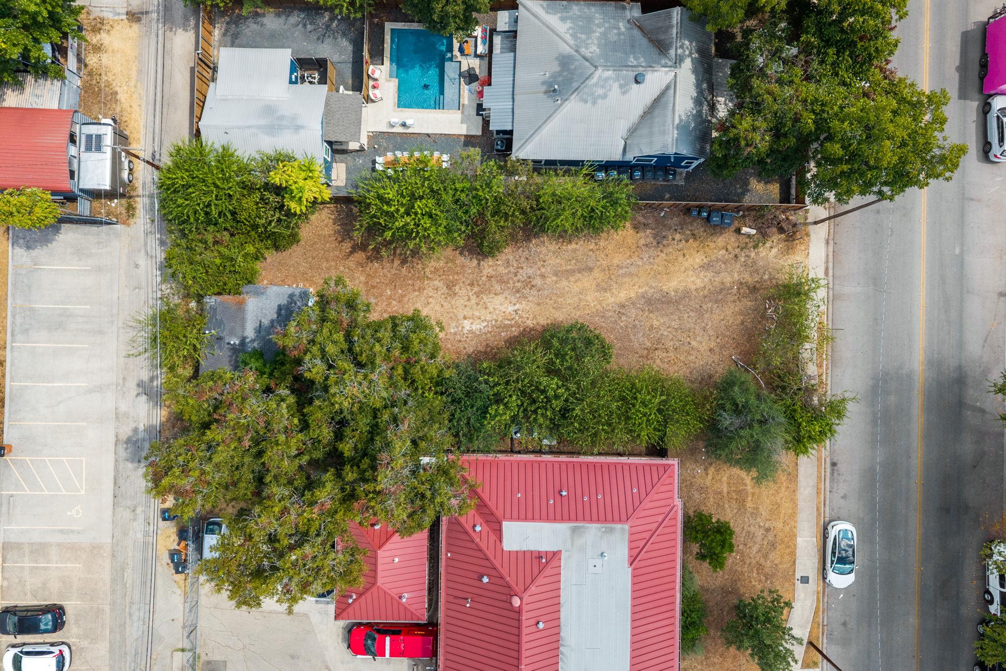 1906 2nd ST, Austin, TX 78702 photo 3