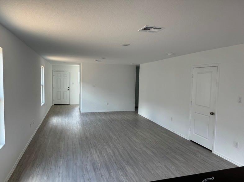 2454 Broken Arrow, New Braunfels, TX 78130 photo 3