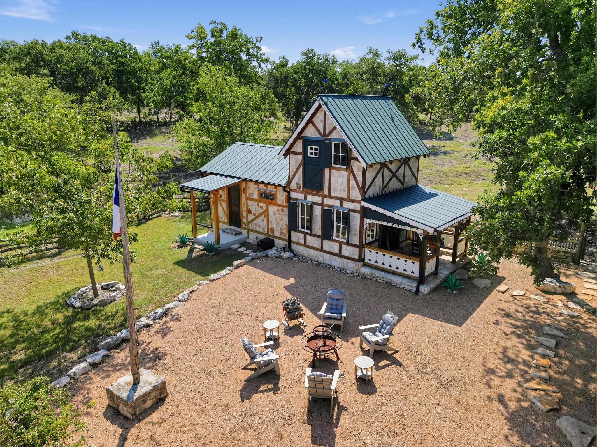 328 Himmel RD, Fredericksburg, TX 78624 photo 3