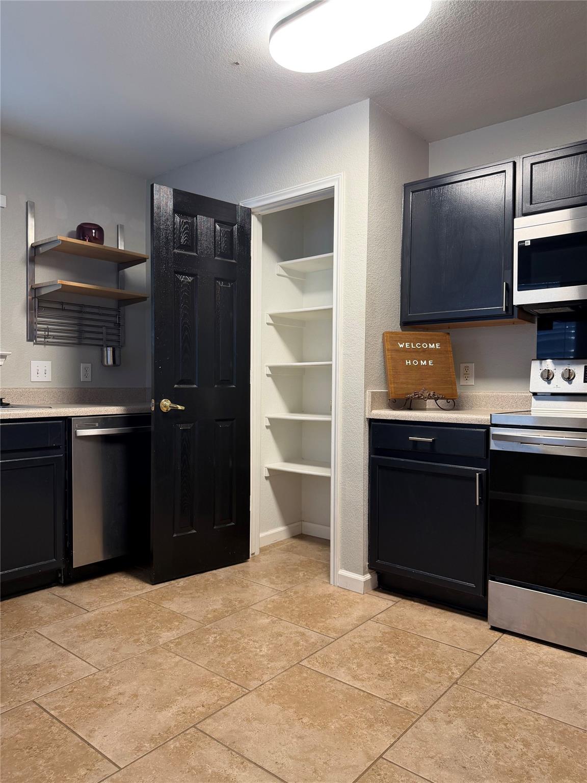 7108 Walkup LN, Austin, TX 78747 photo 3