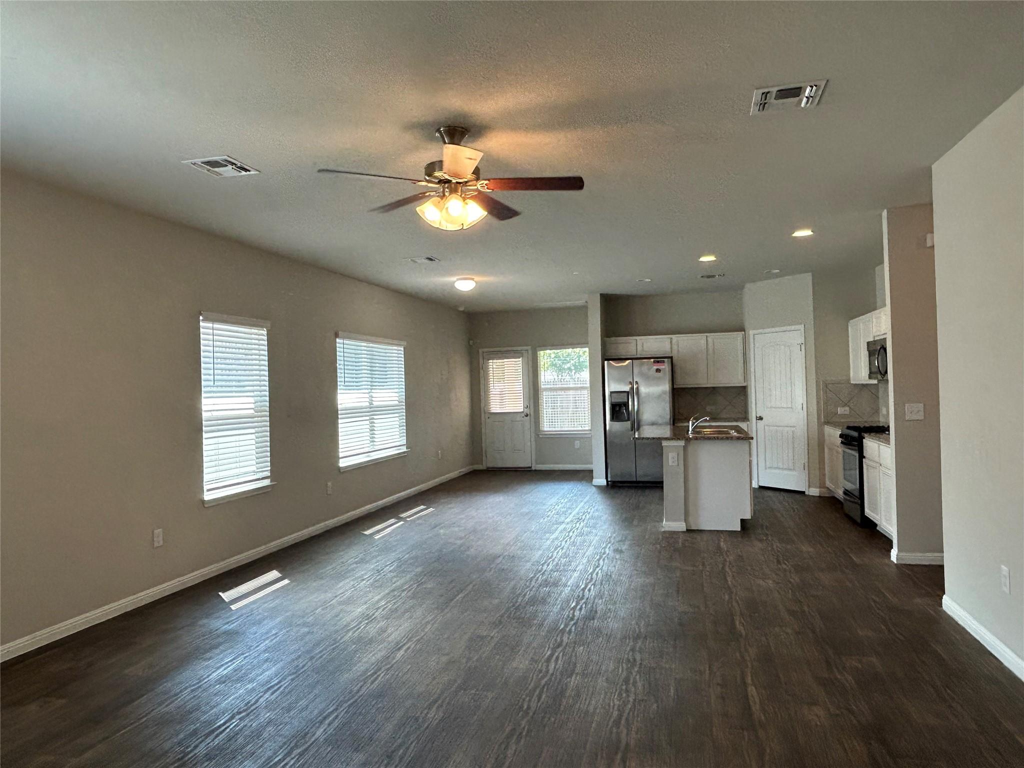 3501 Blazeby DR, Austin, TX 78754 photo 3