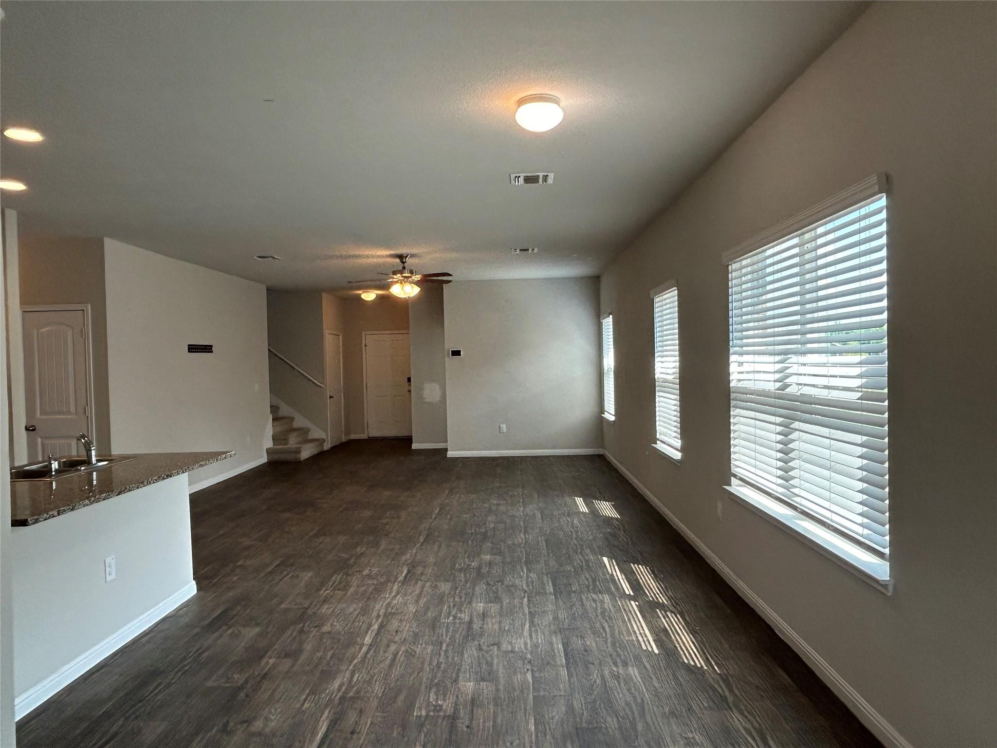 3501 Blazeby DR, Austin, TX 78754 photo 5