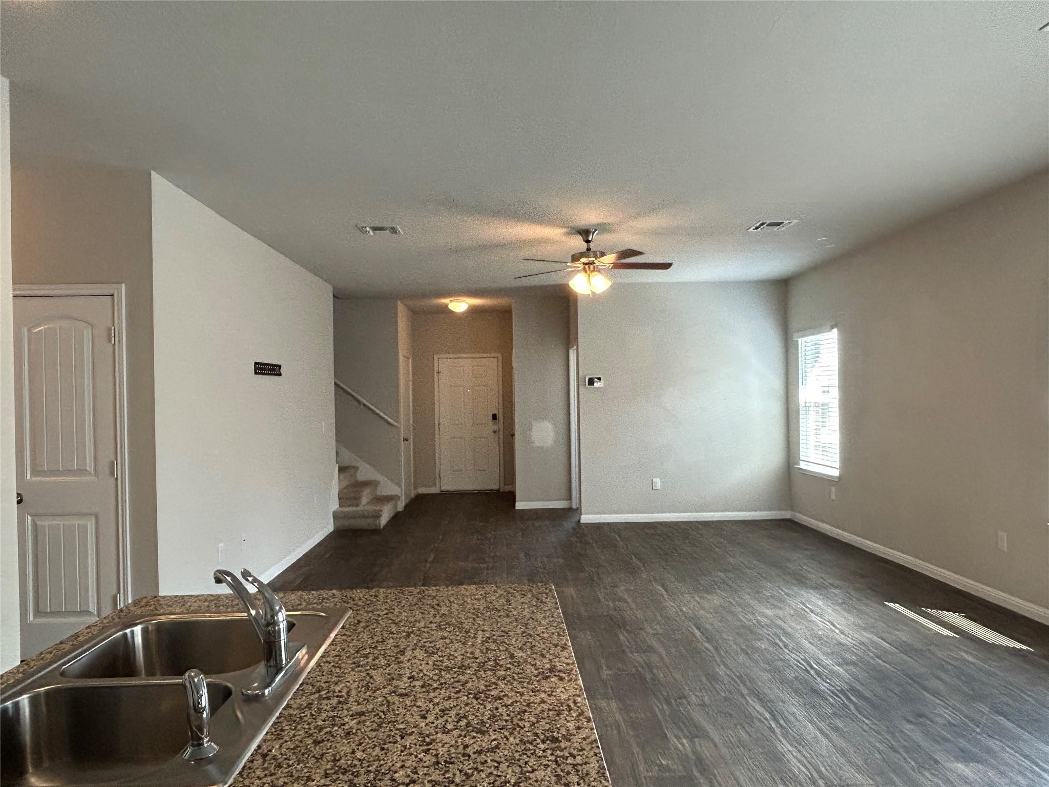 3501 Blazeby DR, Austin, TX 78754 photo 4