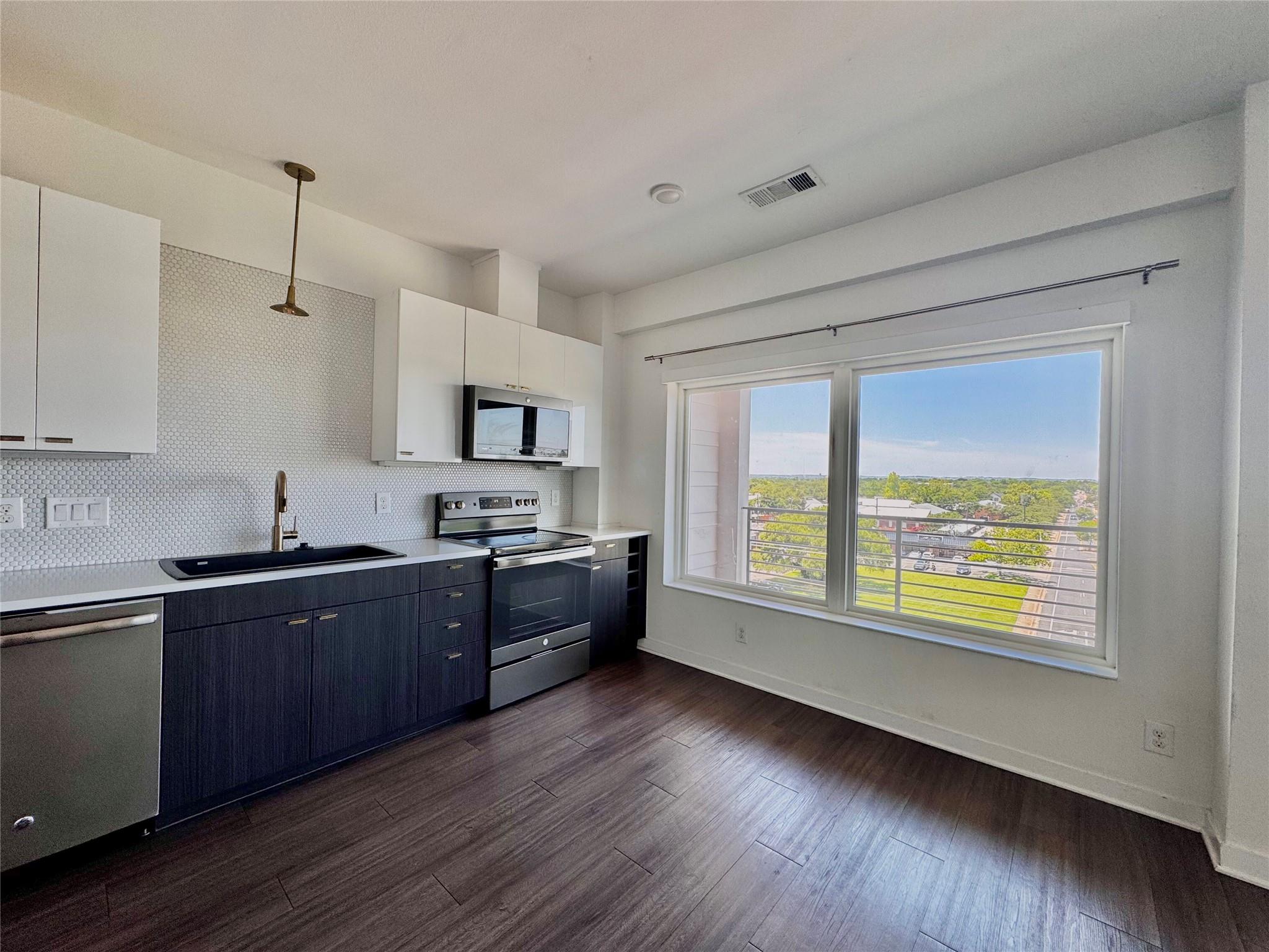 4361 Congress Ave #603, Austin, TX 78745 photo 4