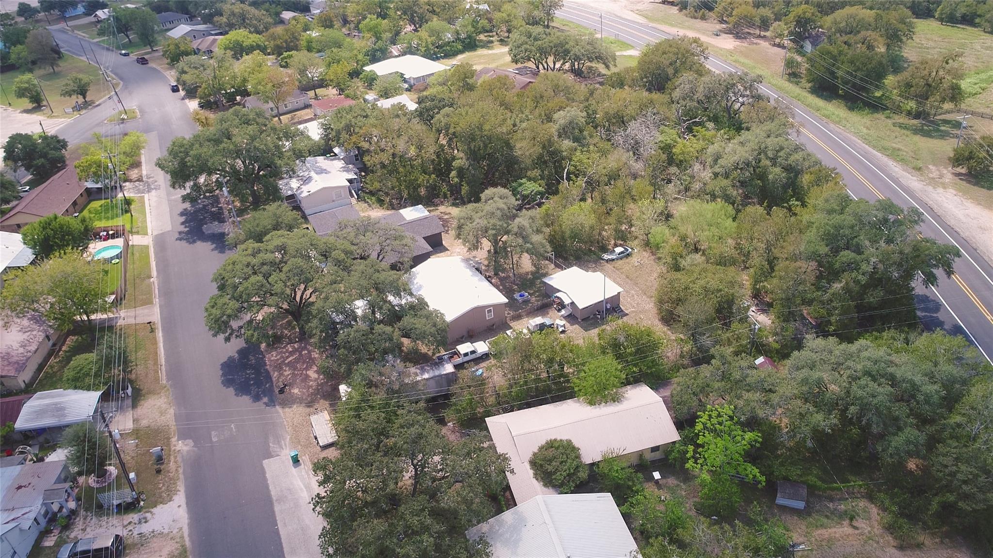 1055 Franklin ST, La Grange, TX 78945 photo 2