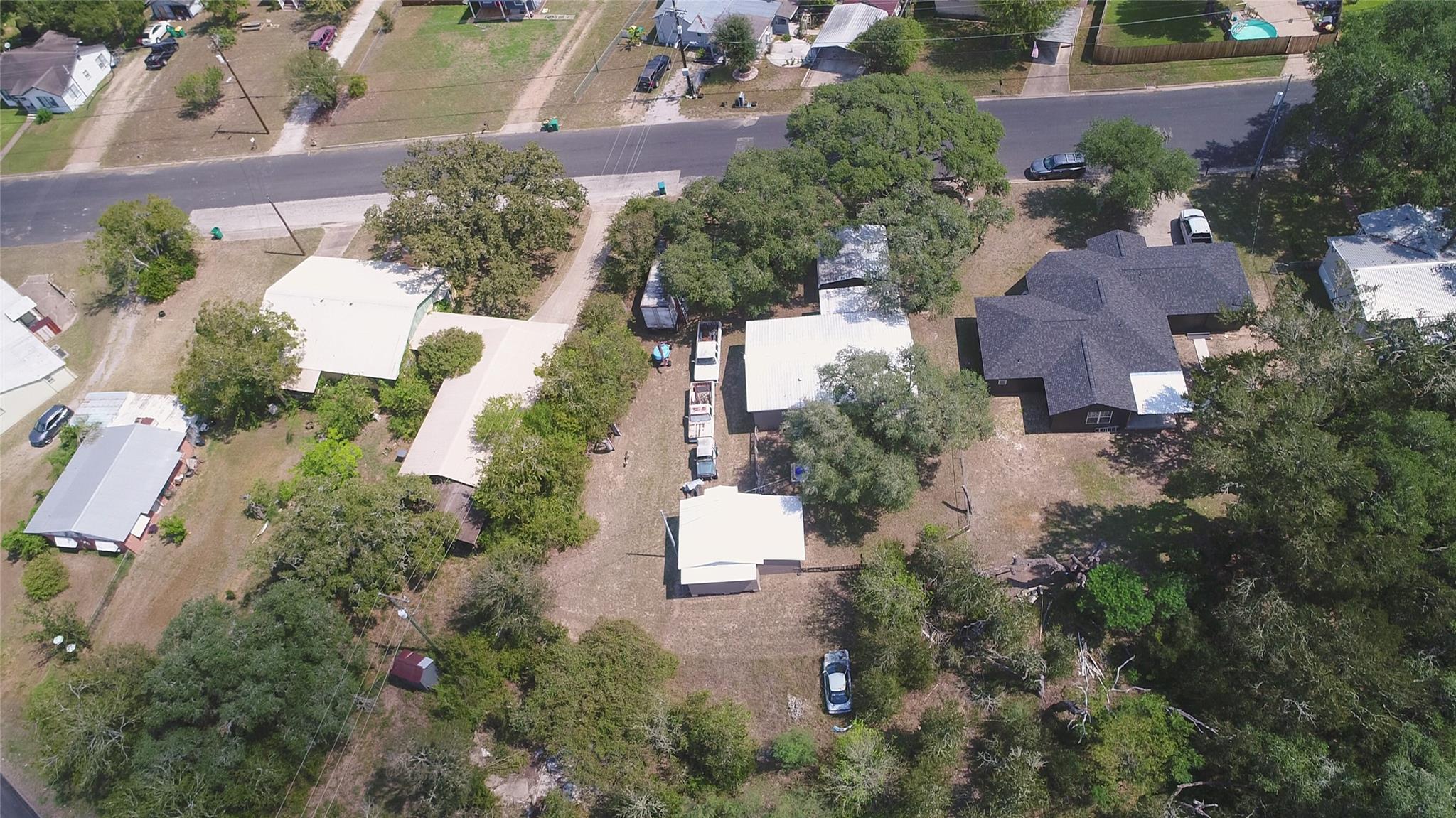 1055 Franklin ST, La Grange, TX 78945 photo 3