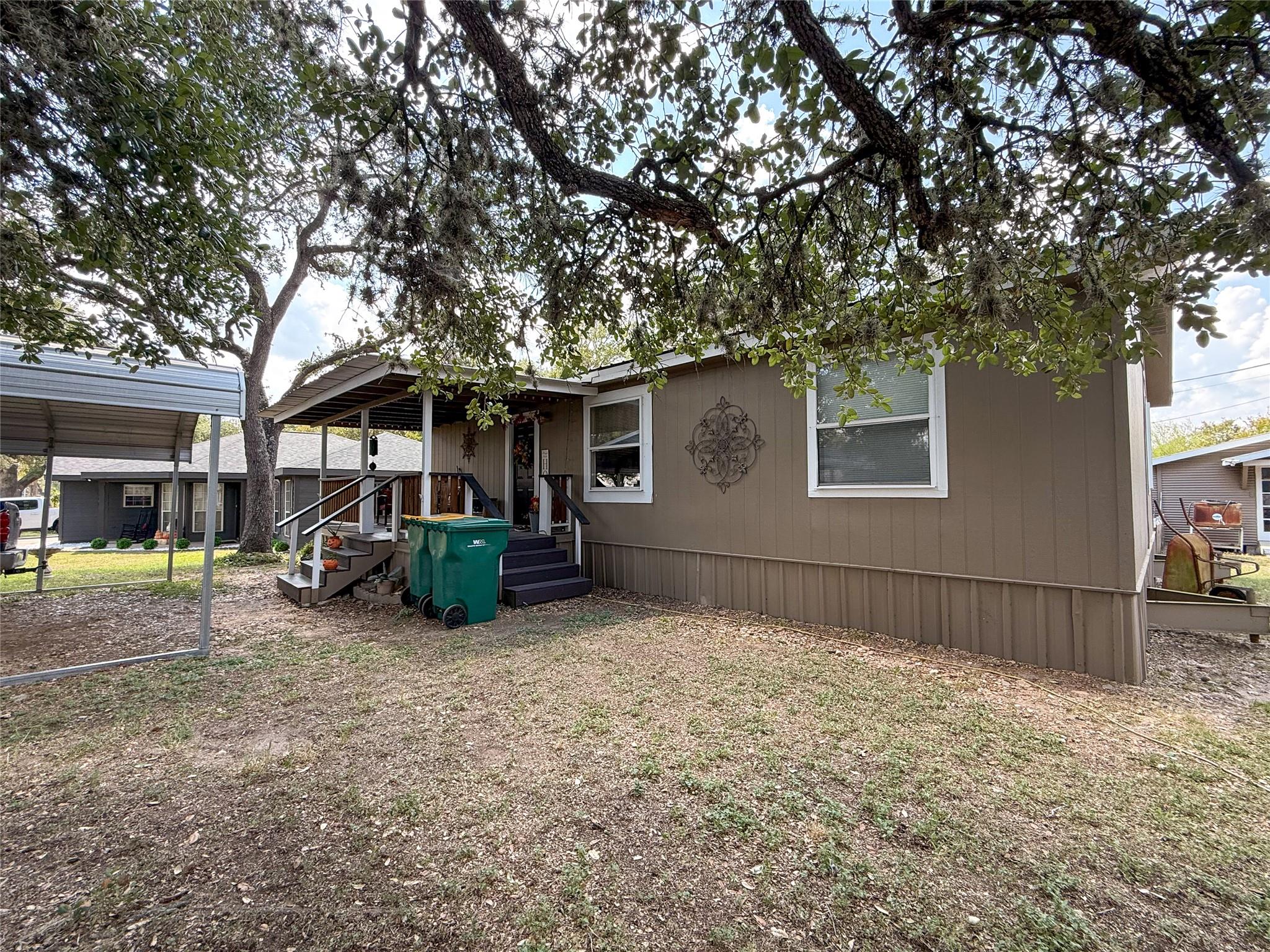 1055 Franklin ST, La Grange, TX 78945 photo 5
