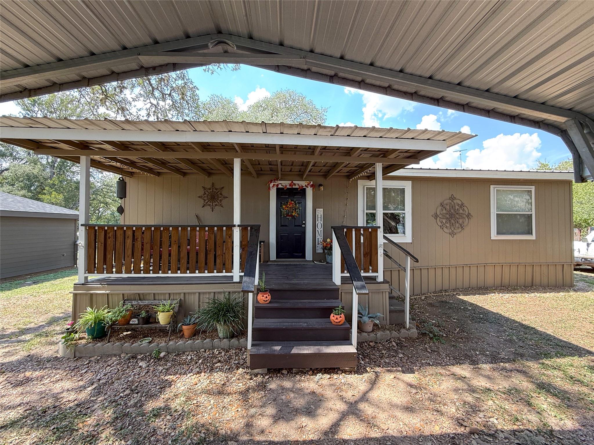 1055 Franklin ST, La Grange, TX 78945 photo 4
