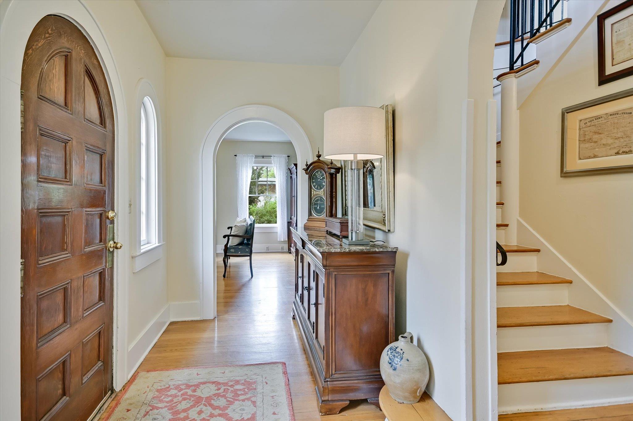 106 32nd ST, Austin, TX 78705 photo 4